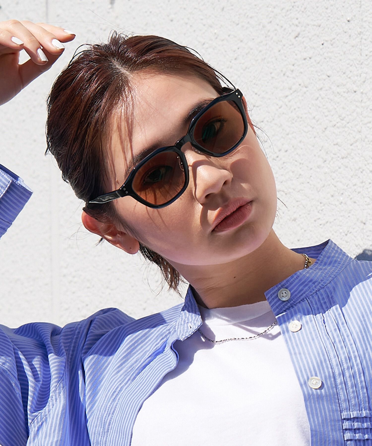  「ウェリントン型 調光サングラス｜レンズの色が変わるサングラス」|サングラス|