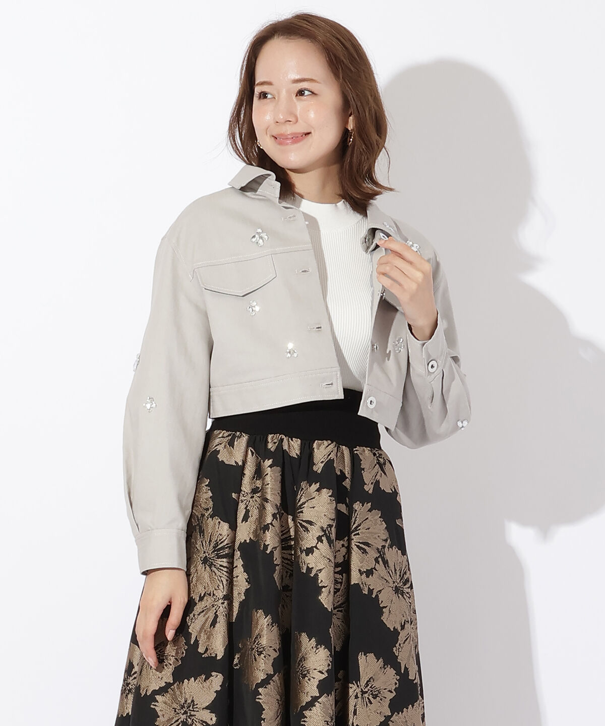 アンドクチュール「ビジュー付きデニムジャケット」|デニムジャケット|ライトグレー