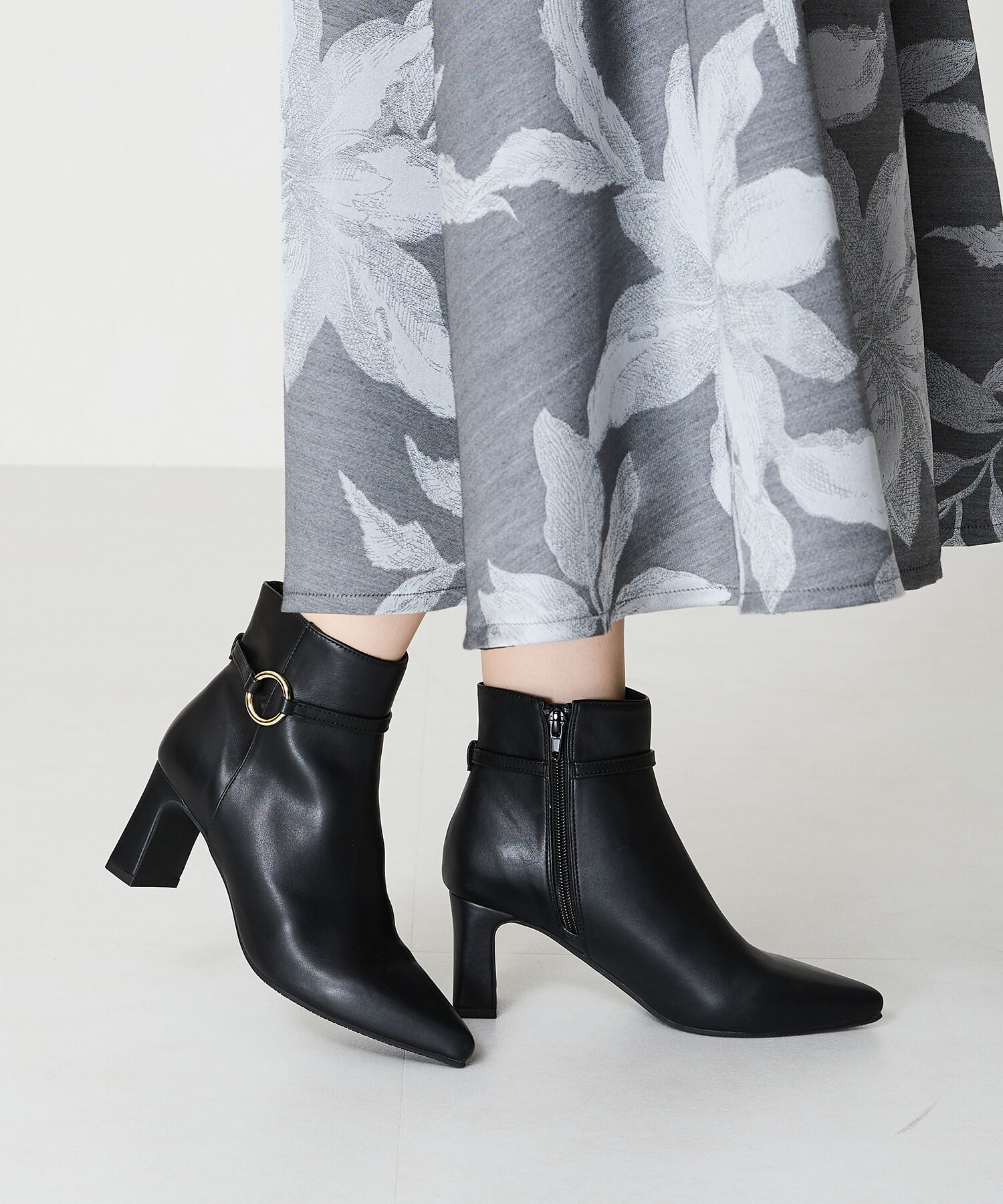 ORiental TRaffic「●2024秋冬新作●リングデザインポインテッドトゥブーツ/41409」|ショートブーツ|BLACK