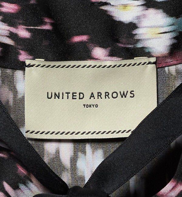 UNITED ARROWS「サテン フラワープリント ボウタイ ワンピース ‐ウォッシャブル‐」|ワンピース|
