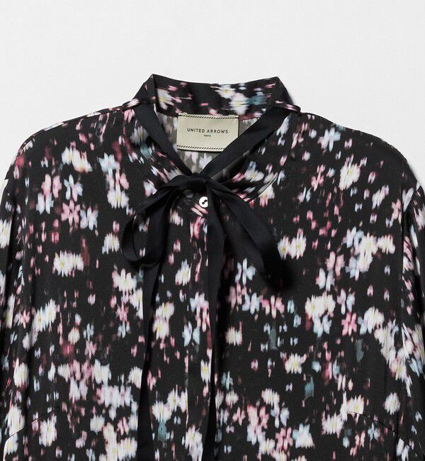 UNITED ARROWS「サテン フラワープリント ボウタイ ワンピース ‐ウォッシャブル‐」|ワンピース|