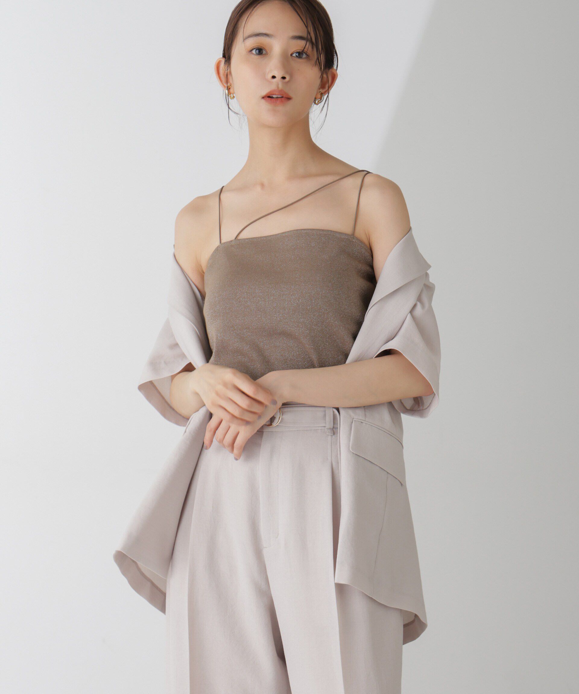 nano･universe「ラメテレコカップ付きアシメストラップキャミソール」|Tシャツ・カットソー|