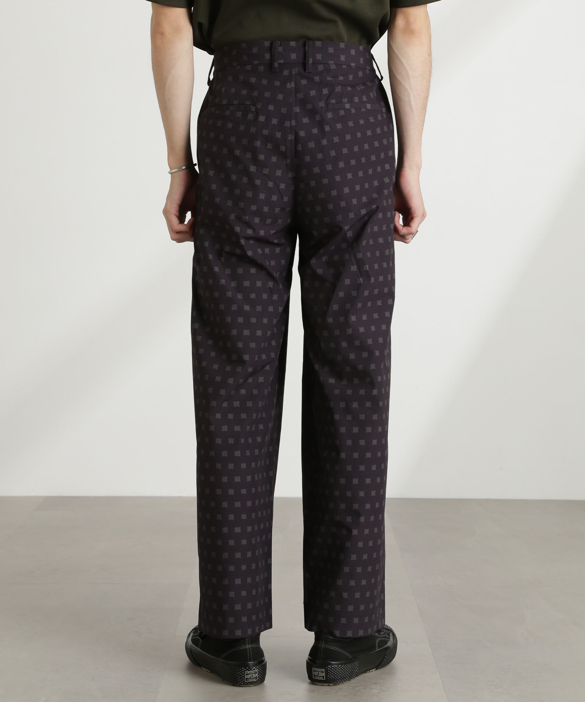 nano･universe「オリジナルパターンイージーパンツ」|チノ|