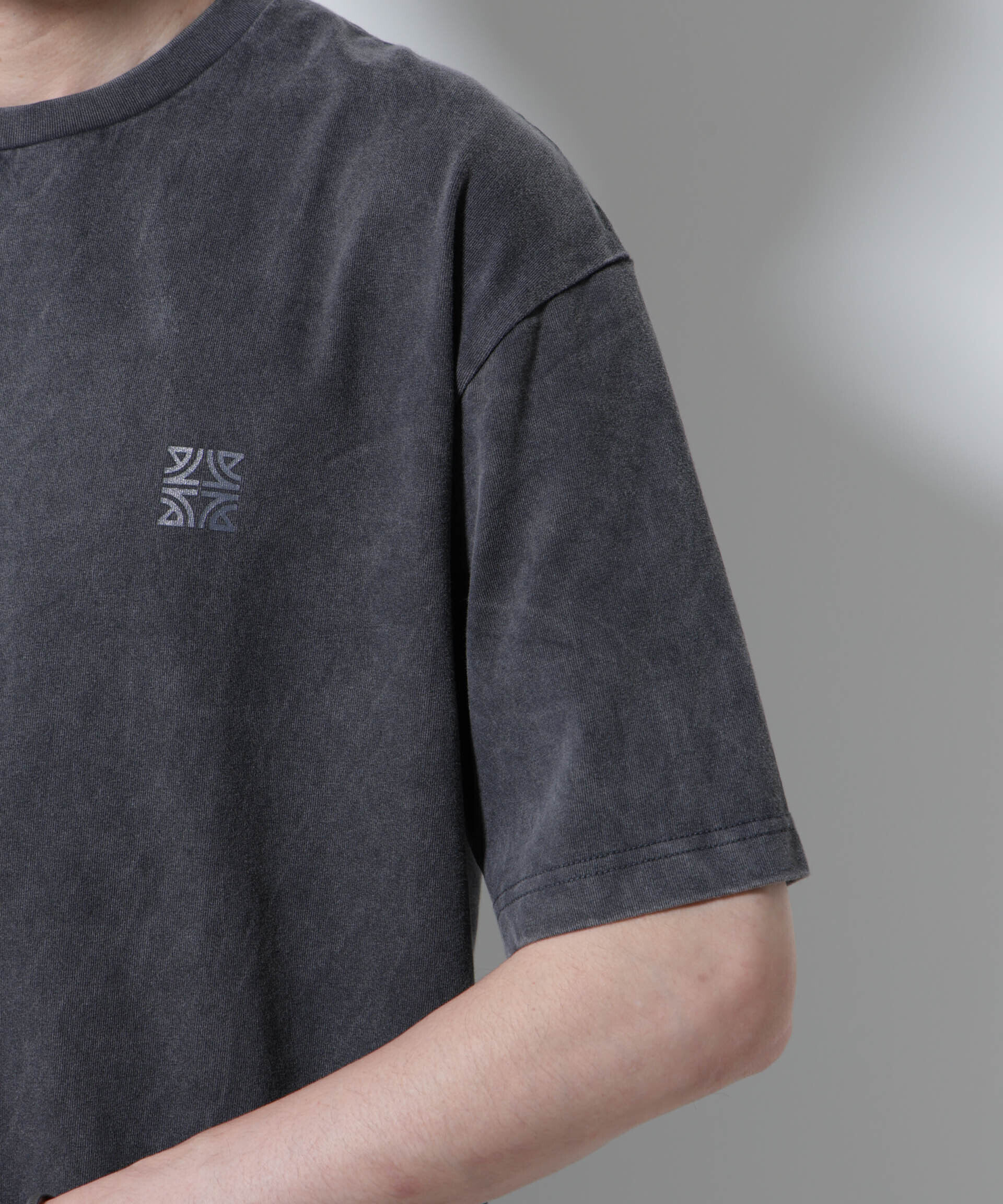 nano･universe「｢A-C-Z｣2トーンピグメントTシャツ 半袖」|Tシャツ・カットソー|