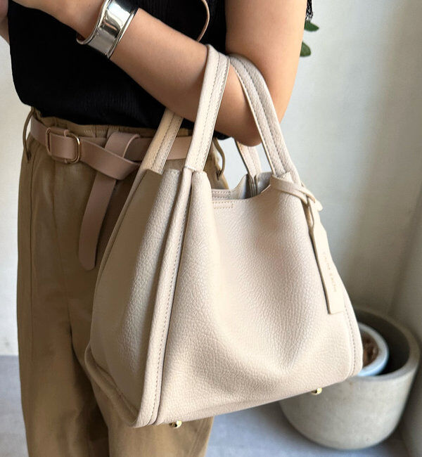  「【ベストセラーアイテム】ミニショルダー付ソフトレザー調ミニバッグ」|トートバッグ|ホワイト