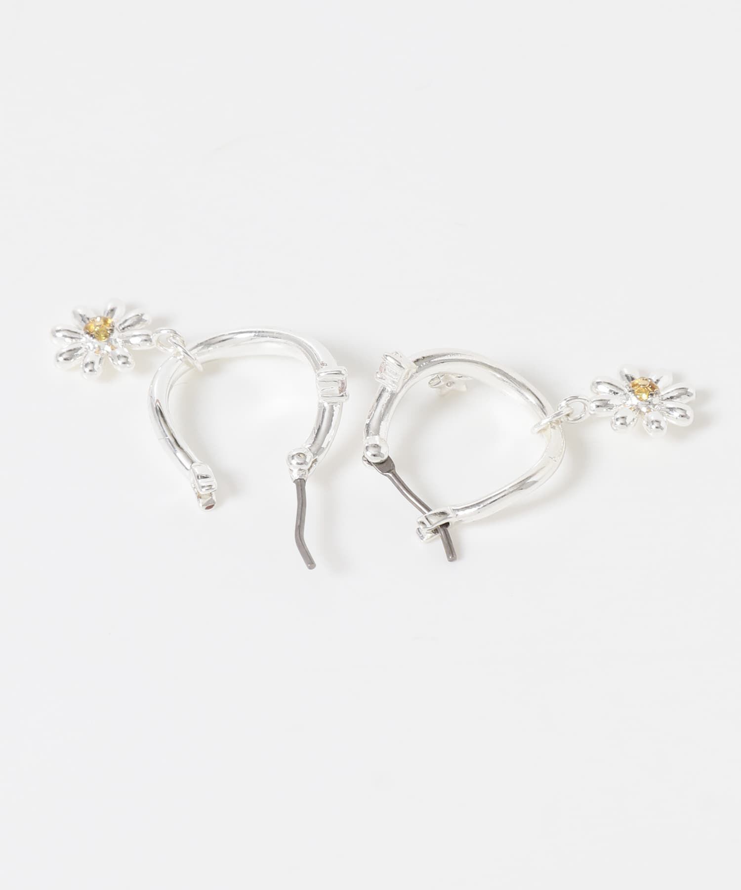 SMELLY「フラワーチャームデザインフープピアス」|ピアス|