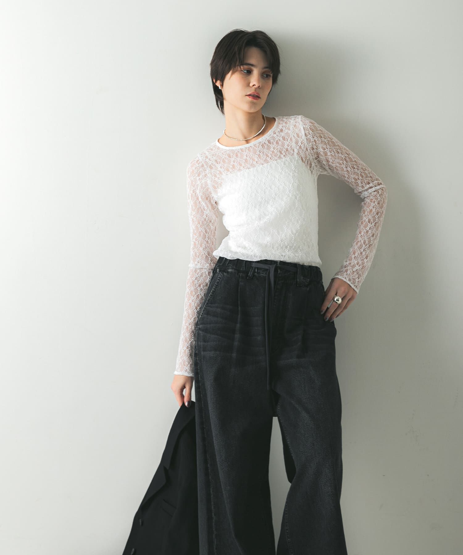 URBAN RESEARCH「ストレッチレースクルーネックブラウス」|Tシャツ・カットソー|