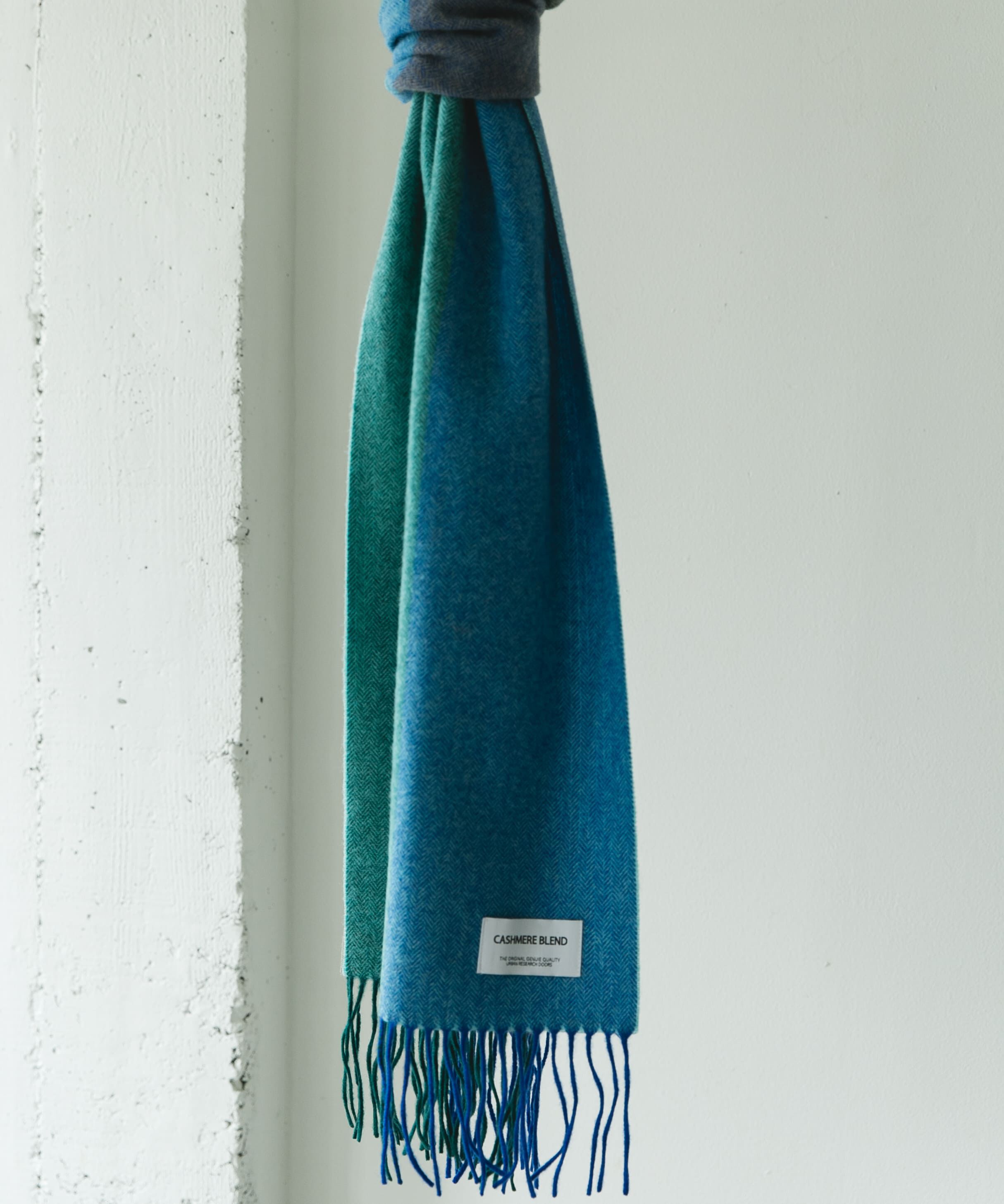 URBAN RESEARCH DOORS「カシミヤブレンドパネルマフラー」|マフラー|ブルー