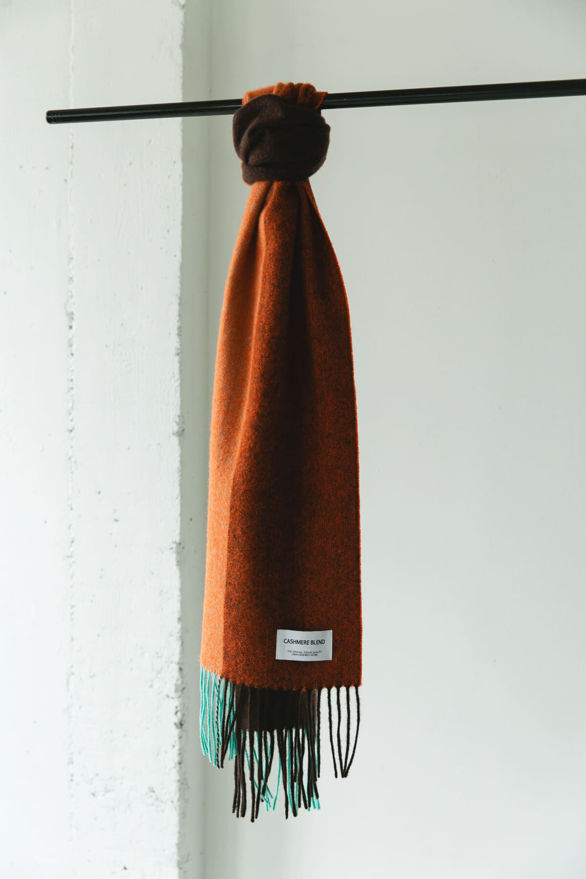 URBAN RESEARCH DOORS「カシミヤブレンドパネルマフラー」|マフラー|オレンジ