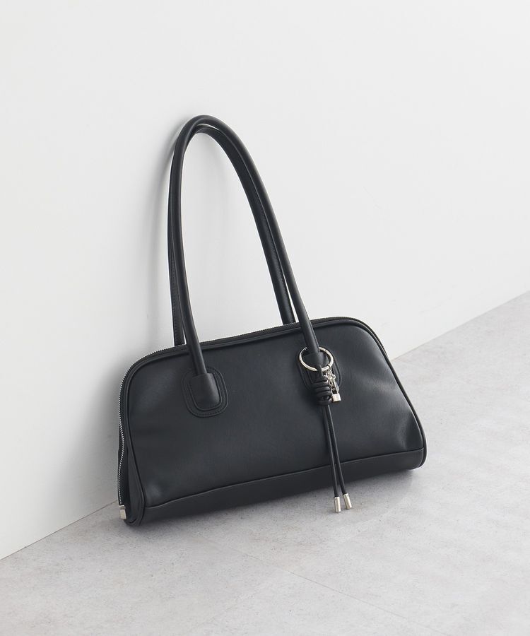 earth music&ecology「チャーム付きオブロングボストン」|ショルダー・メッセンジャー|