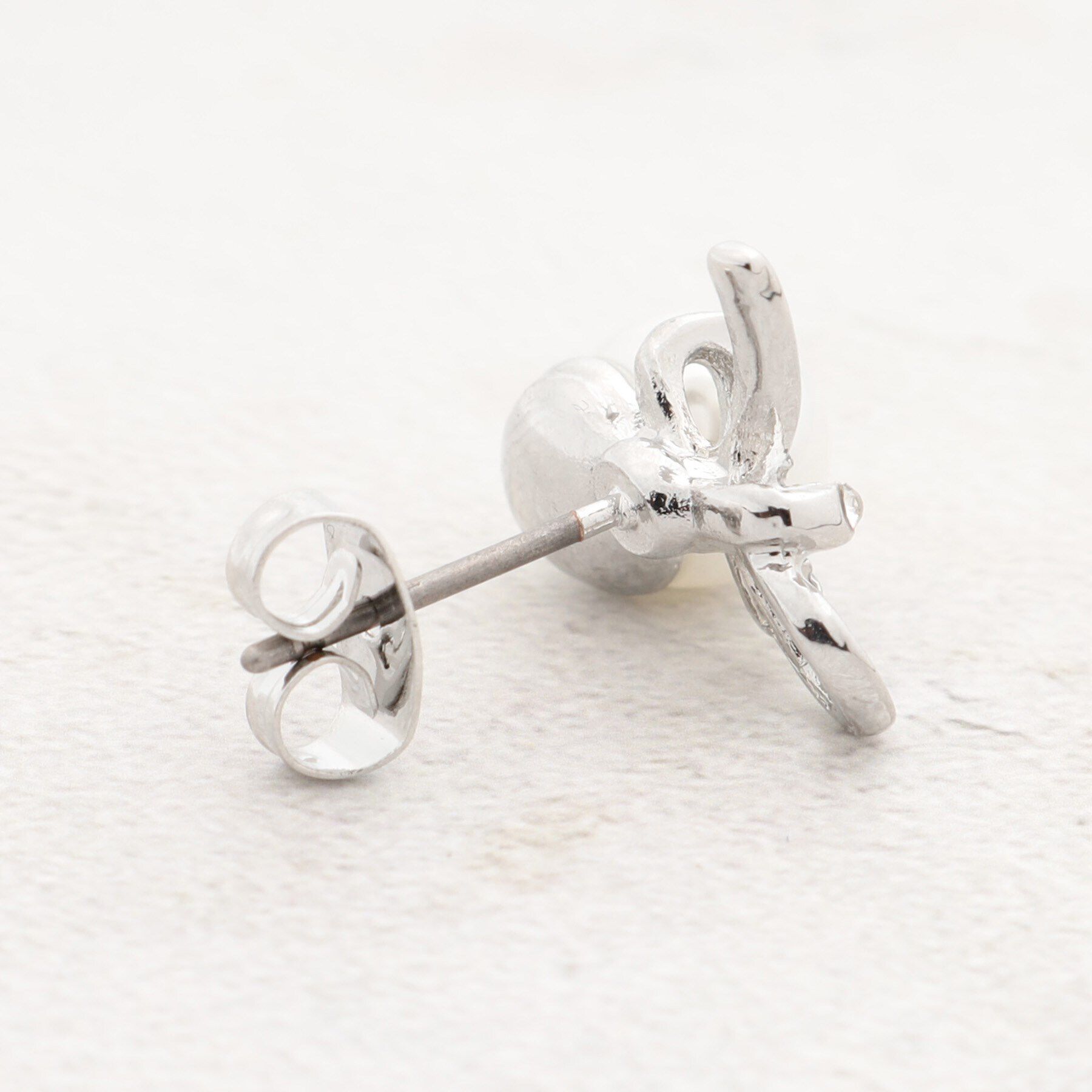 grove「フェイクパールビジューリボンピアス【入卒対応可】」|ピアス|