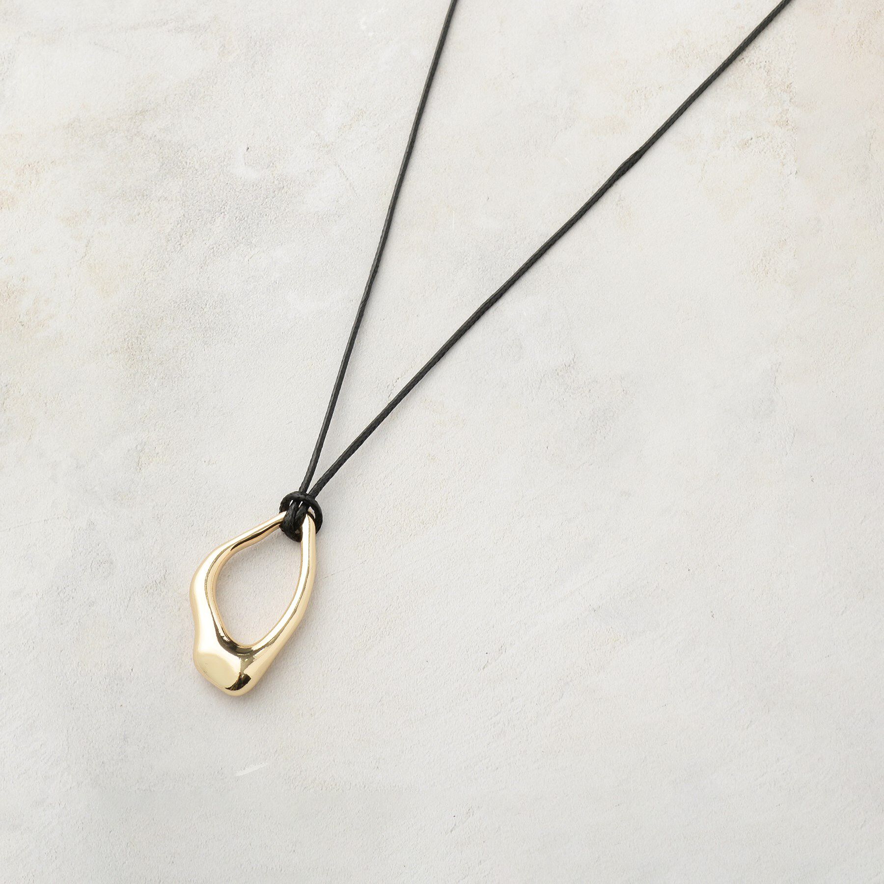 grove「【ネックホルダー】変形オーバルコードネックレス」|ネックレス|