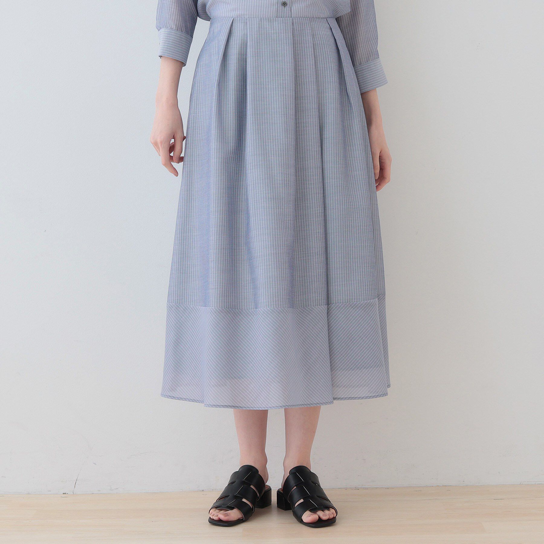 INDIVI「新色登場！【洗える／エアリー素材】巻き風ロングスカート」|スカート|