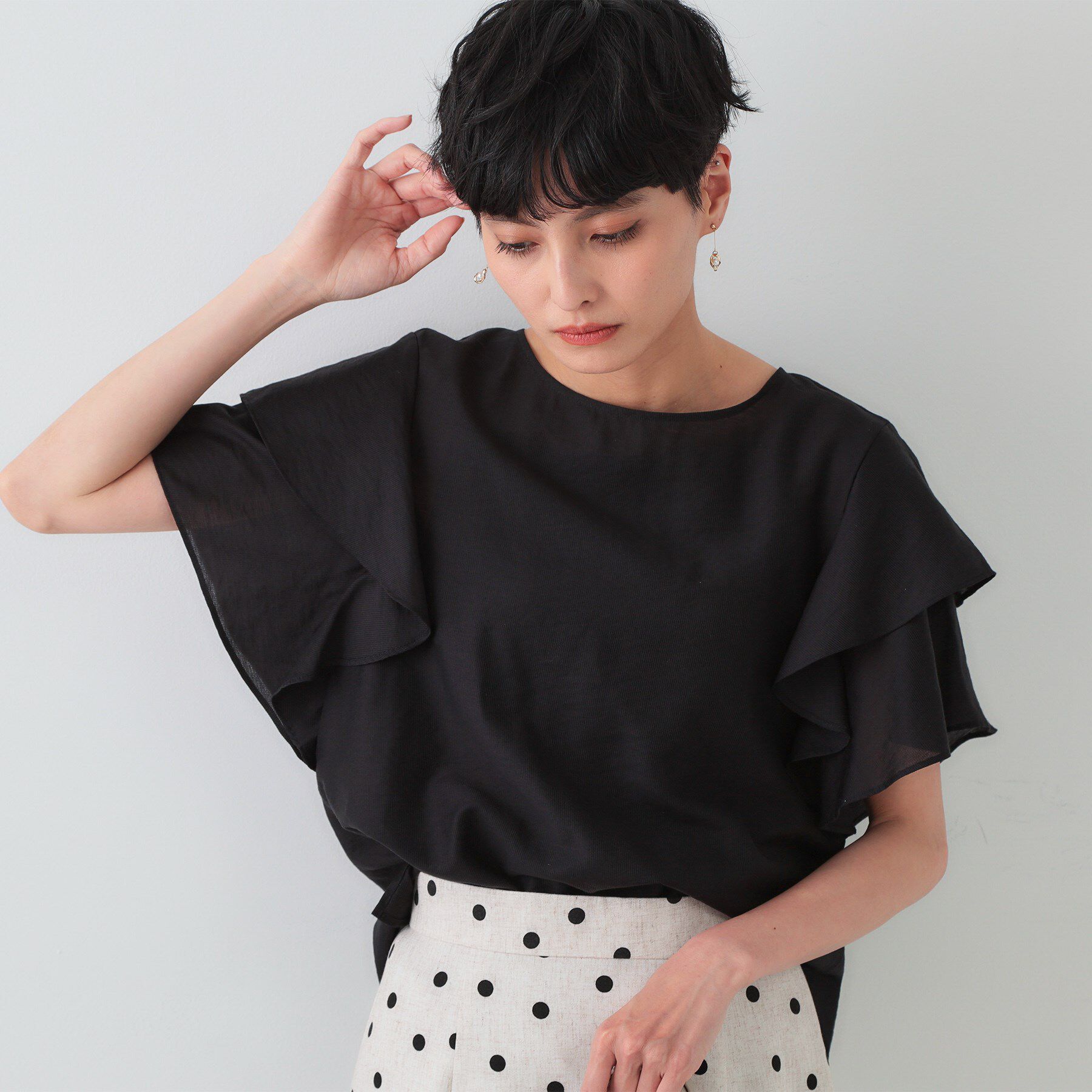 OPAQUE.CLIP「フリルスリーブブラウス【洗濯機洗い可】」|シャツ・ブラウス|ブラック(019)