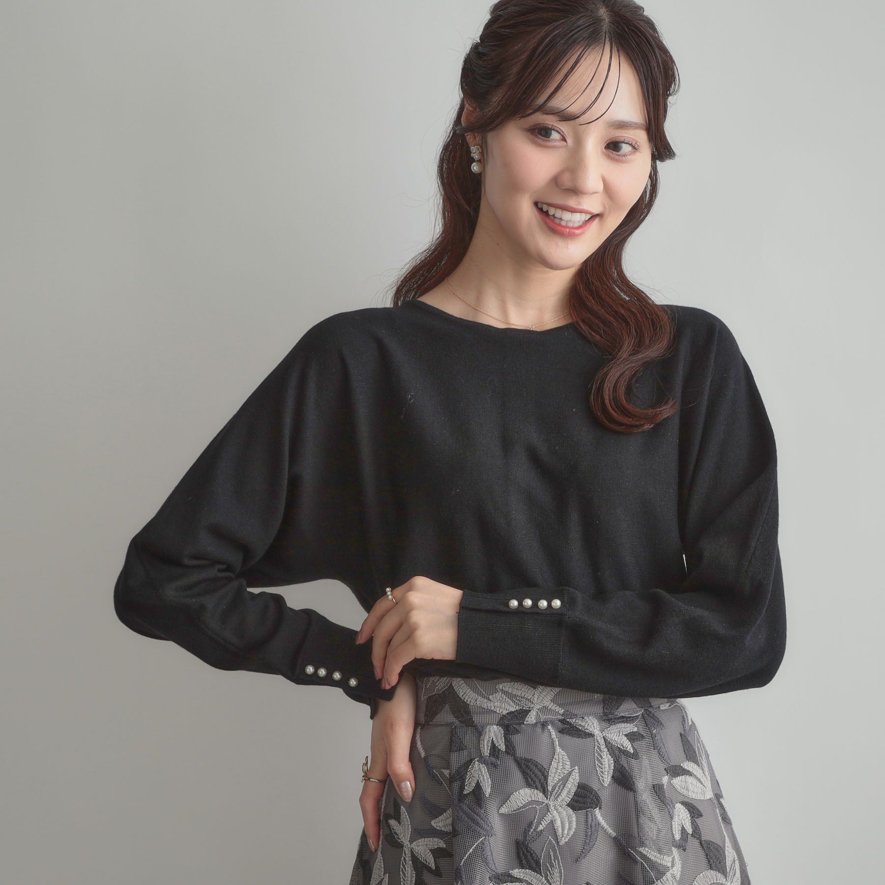 Couture broach「【大人上品・通勤・前後2WAY】バックパール調ドルマンニット」|ニット・セーター|