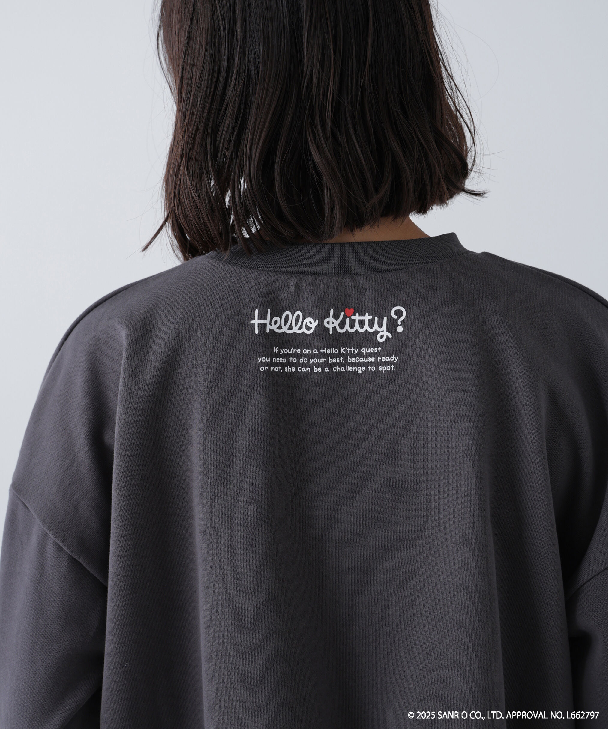  「ｻﾝﾘｵｷｬﾗｸﾀｰｽﾞｺﾗﾎﾞ SHORT SWEAT ｼｮｰﾄｽｳｪｯﾄ 胸KITTY&times; 」|Tシャツ・カットソー|