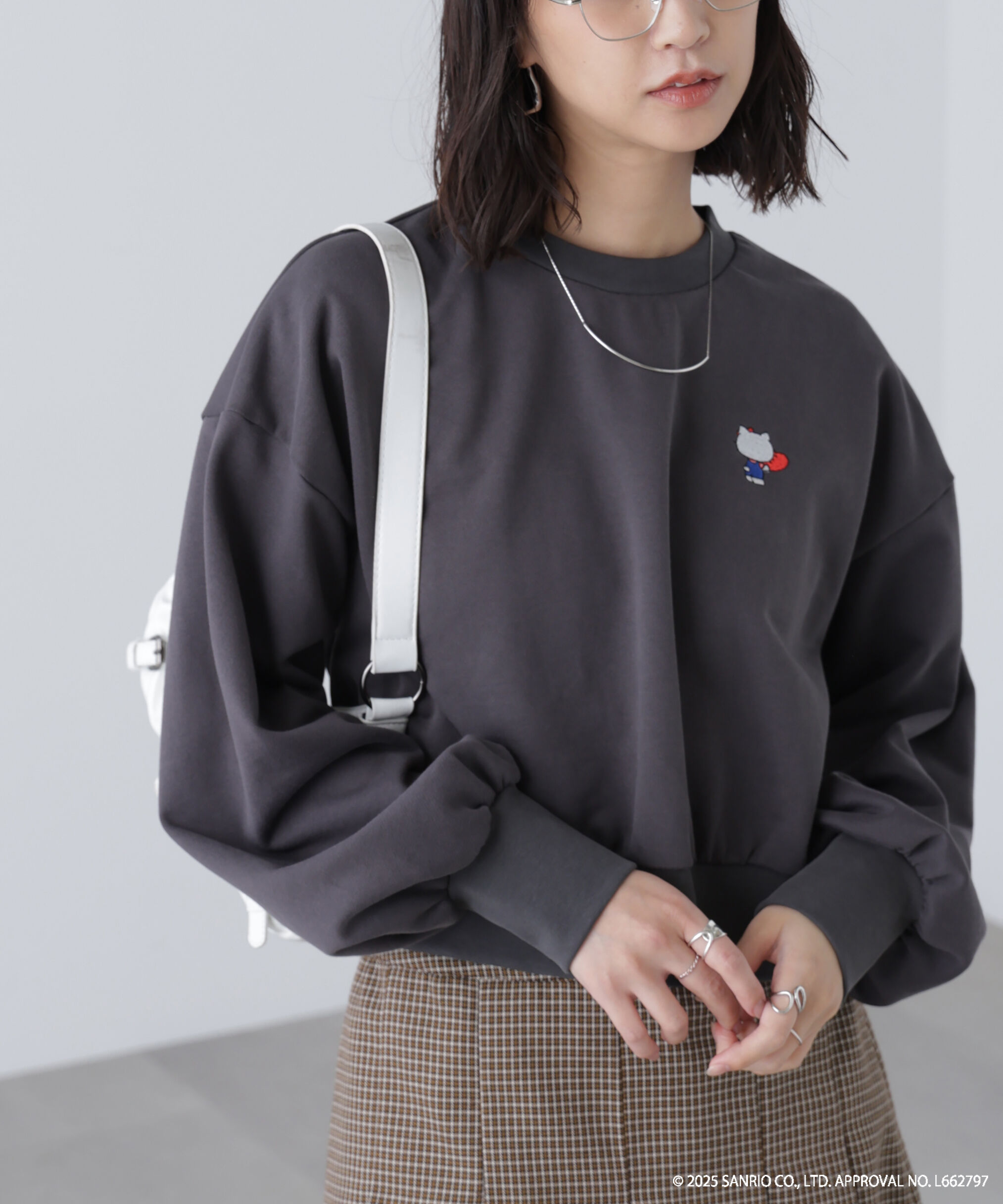  「ｻﾝﾘｵｷｬﾗｸﾀｰｽﾞｺﾗﾎﾞ SHORT SWEAT ｼｮｰﾄｽｳｪｯﾄ 胸KITTY&times; 」|Tシャツ・カットソー|