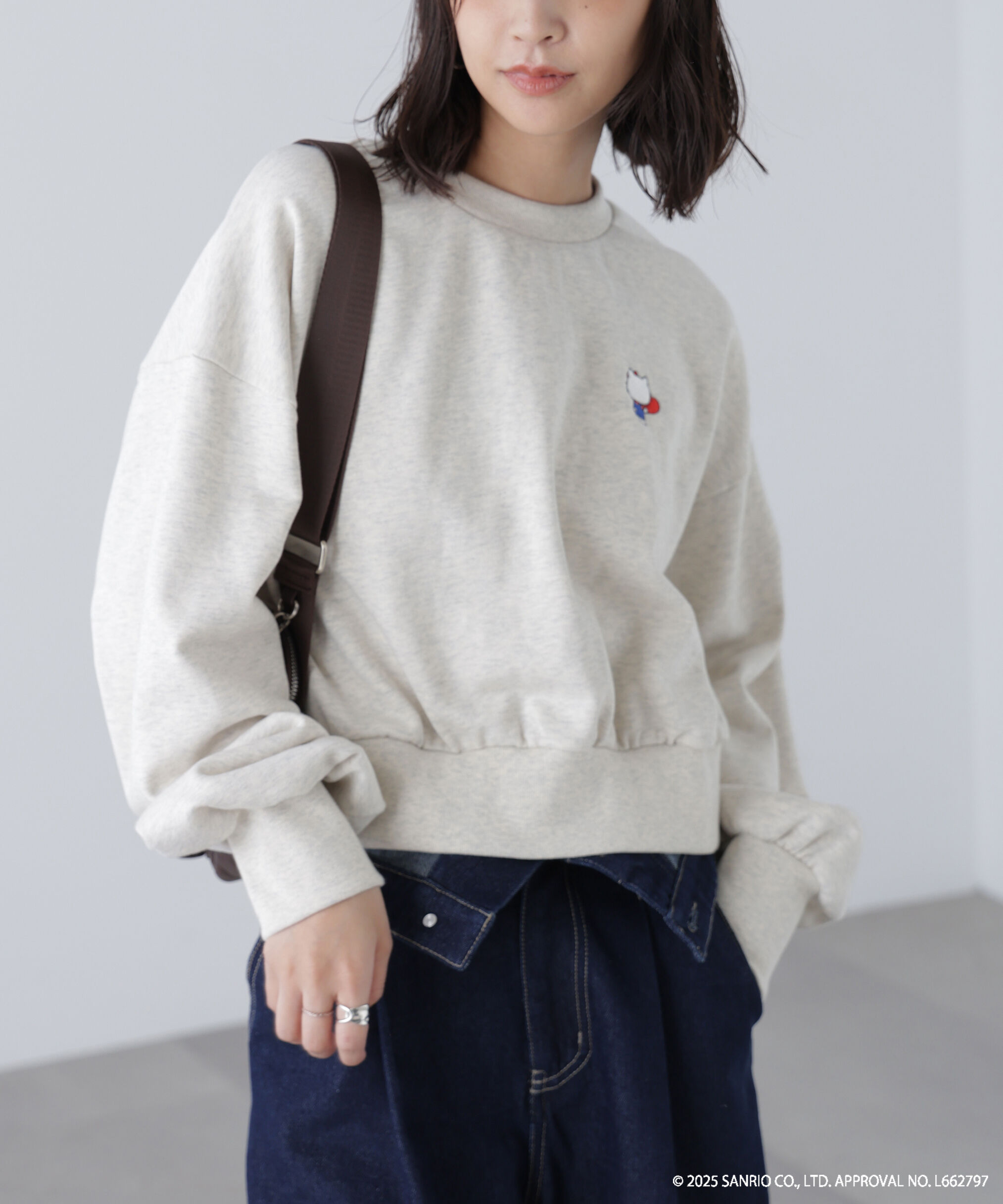  「ｻﾝﾘｵｷｬﾗｸﾀｰｽﾞｺﾗﾎﾞ SHORT SWEAT ｼｮｰﾄｽｳｪｯﾄ 胸KITTY&times; 」|Tシャツ・カットソー|