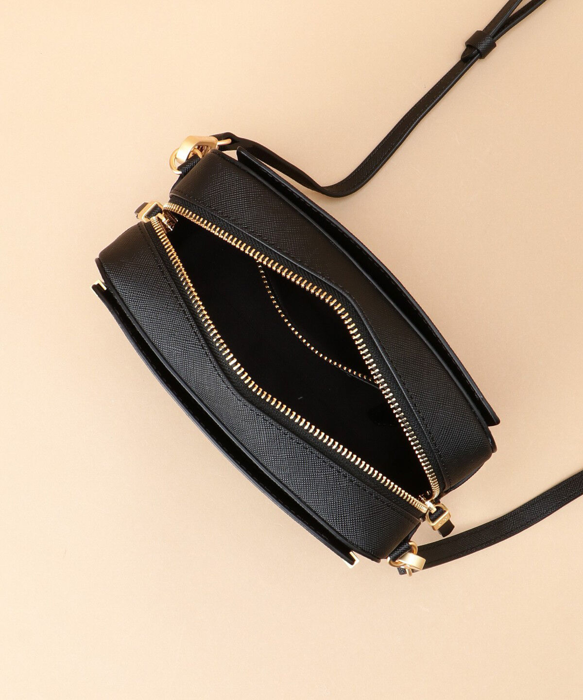 Samantha Thavasa「Pomme d'espoir ポムディスポワール ワンカラーショルダーバッグ」|ショルダー・メッセンジャー|