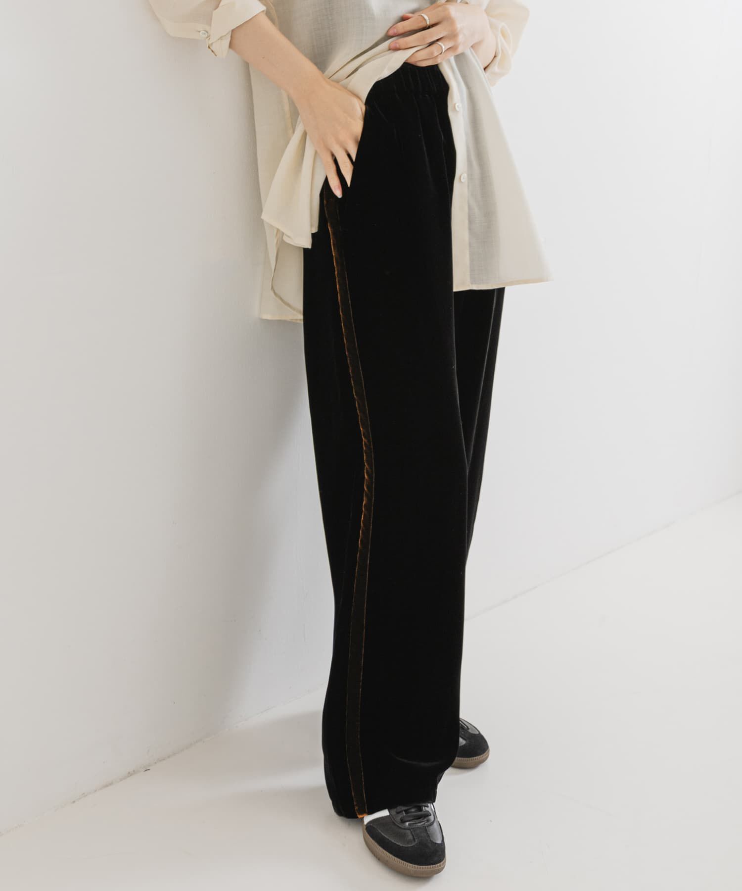 URBAN RESEARCH「サイドラインベロアイージーパンツ」|その他|