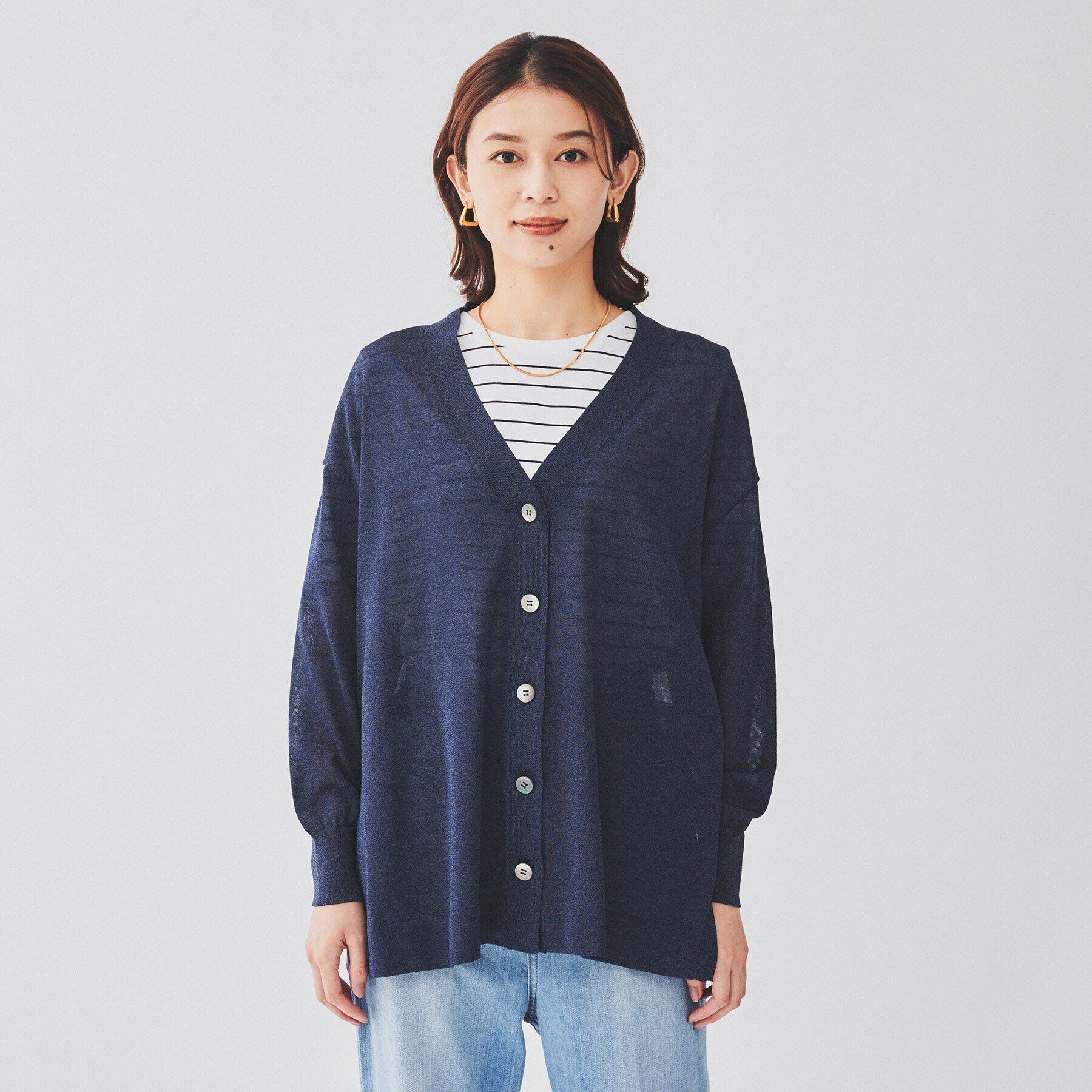 UNTITLED「【ゆったり/ロング丈】シアーVネックカーディガン」|カーディガン|