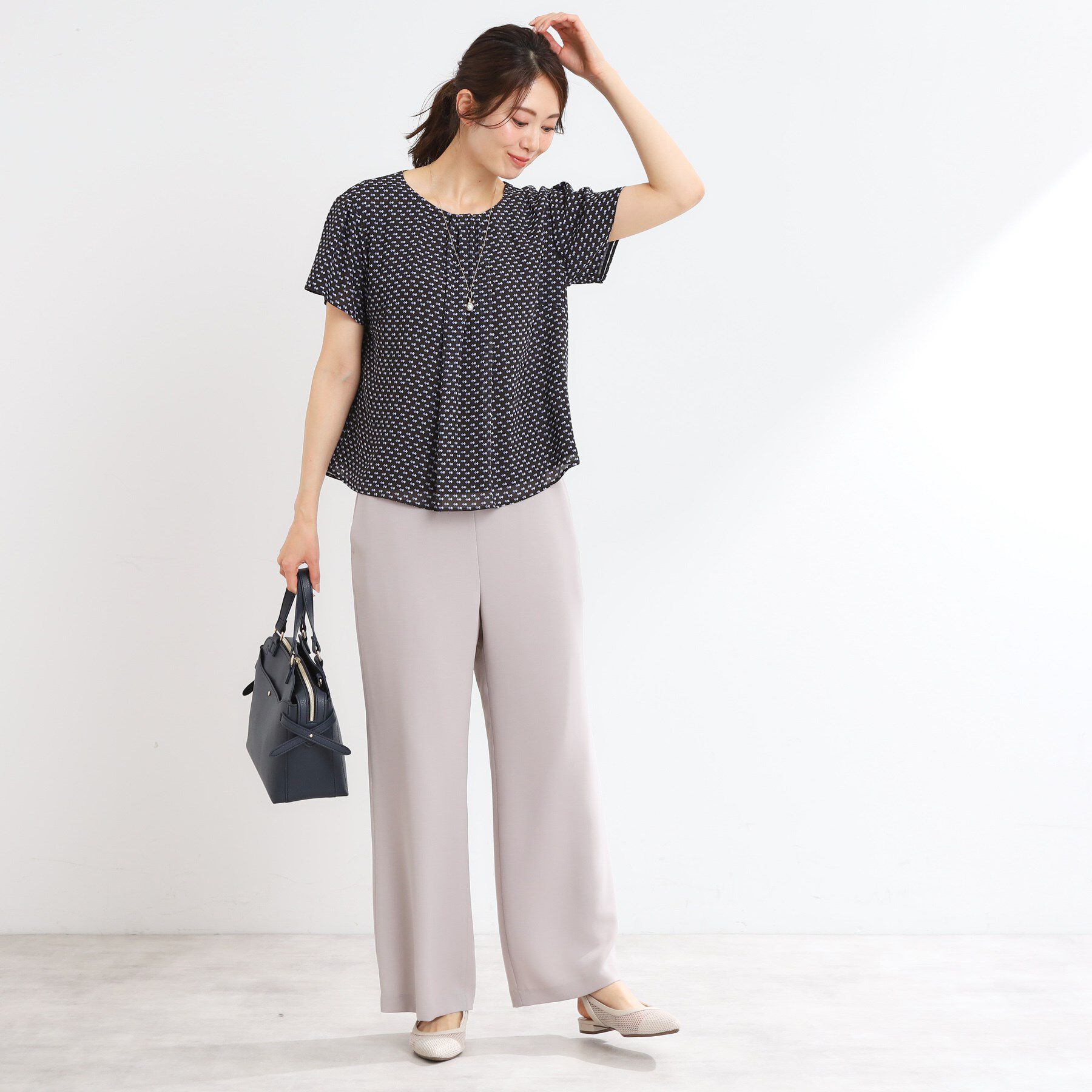 Reflect「【マシンウォッシュ可／セットアップ可】ギャザータックプリントブラウス」|シャツ・ブラウス|