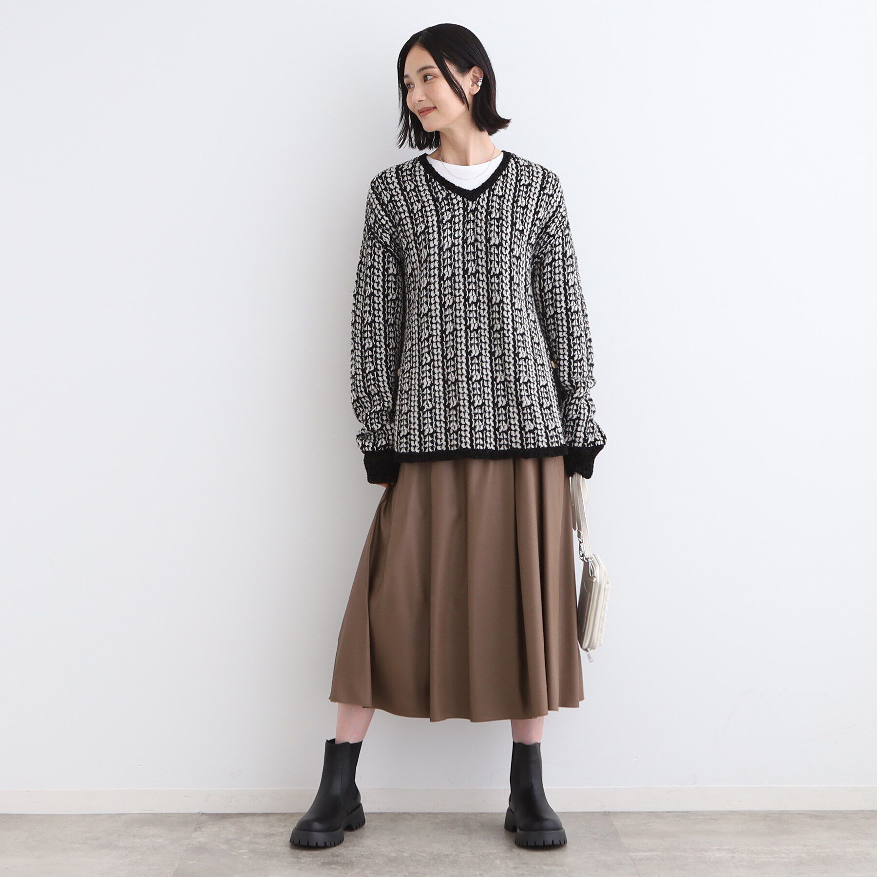 INDIVI「【洗える／映え】ツイーディーVネックニット」|ニット・セーター|