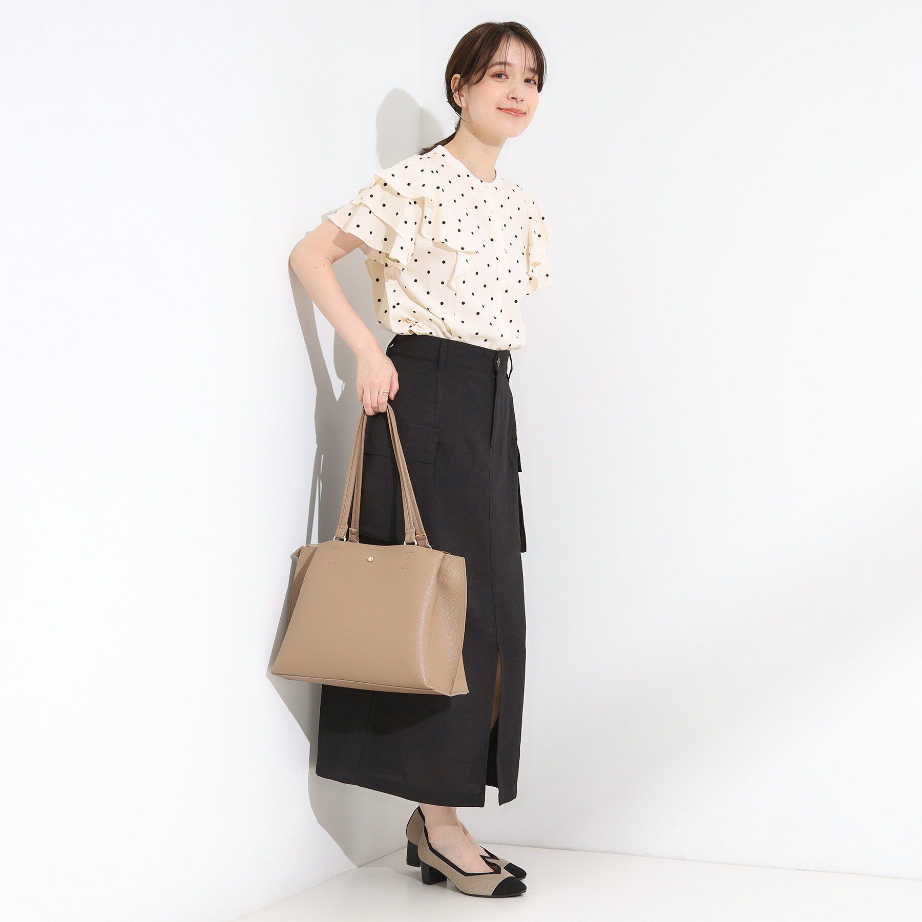 SHOO･LA･RUE「【無地/ドット柄】お袖フリルが華やぐ きれいめブラウス」|シャツ・ブラウス|