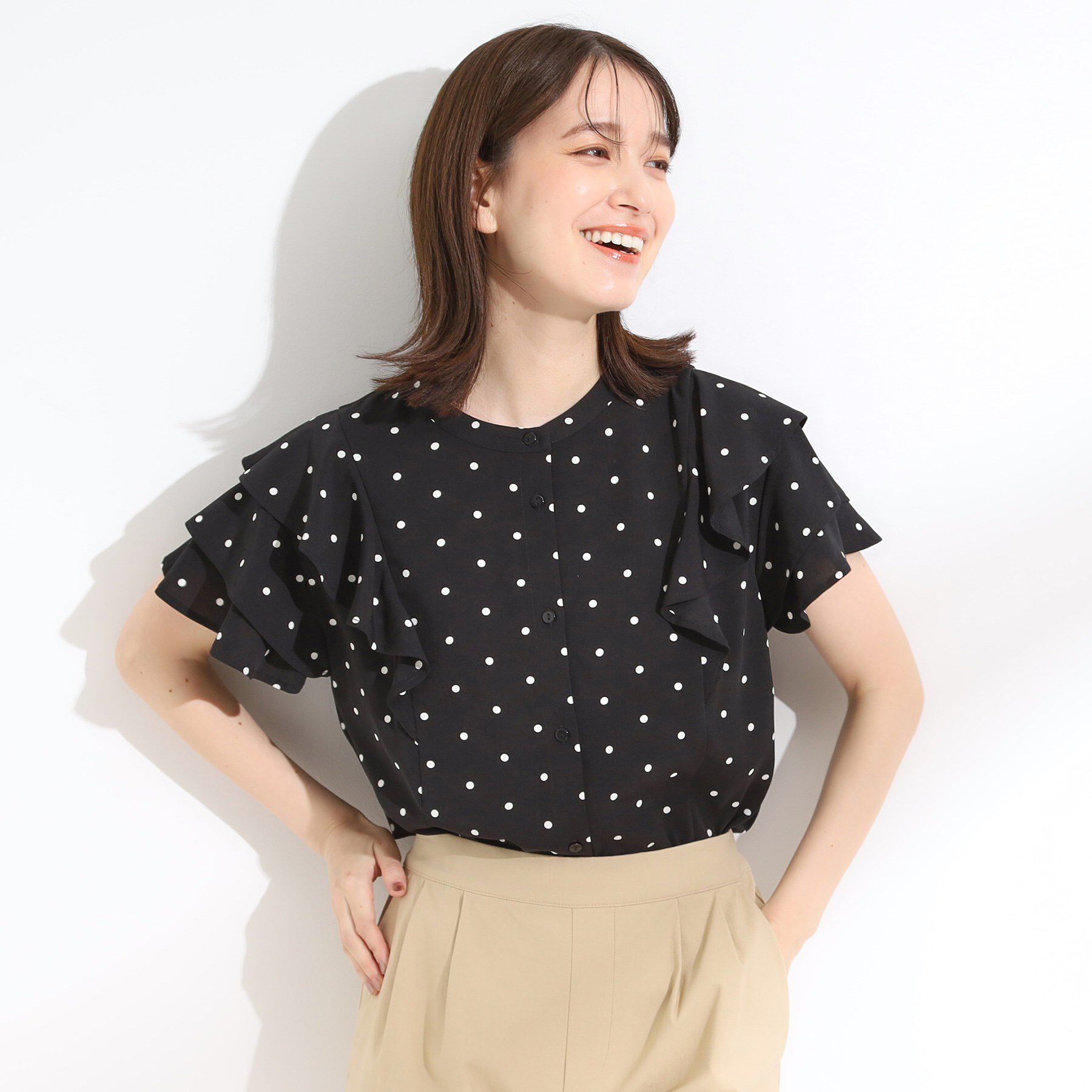 SHOO･LA･RUE「【無地/ドット柄】お袖フリルが華やぐ きれいめブラウス」|シャツ・ブラウス|