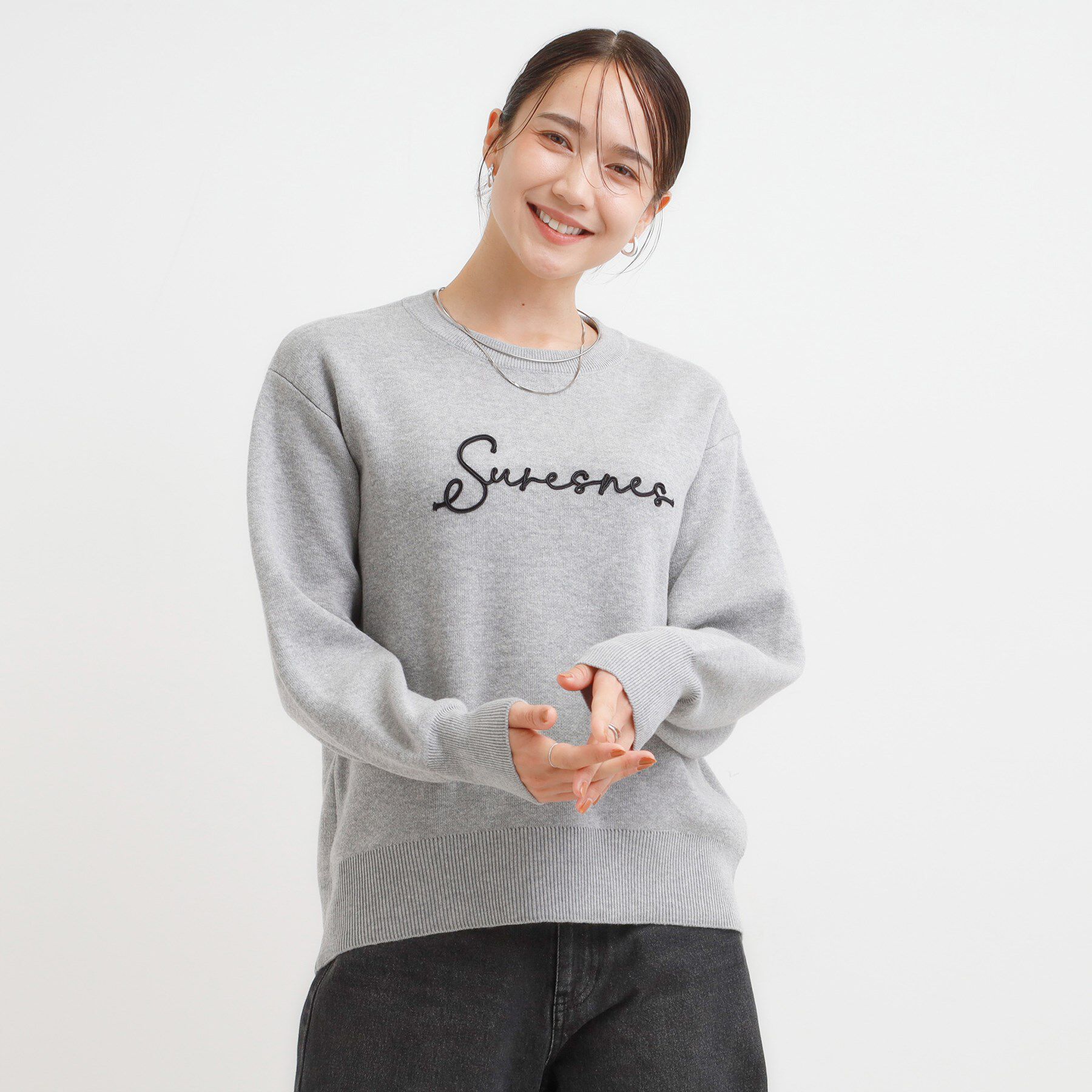 SHOO･LA･RUE「【洗濯機可/ちくちくしにくい】大人のための スウェットライク刺繍ロゴニット」|ニット・セーター|