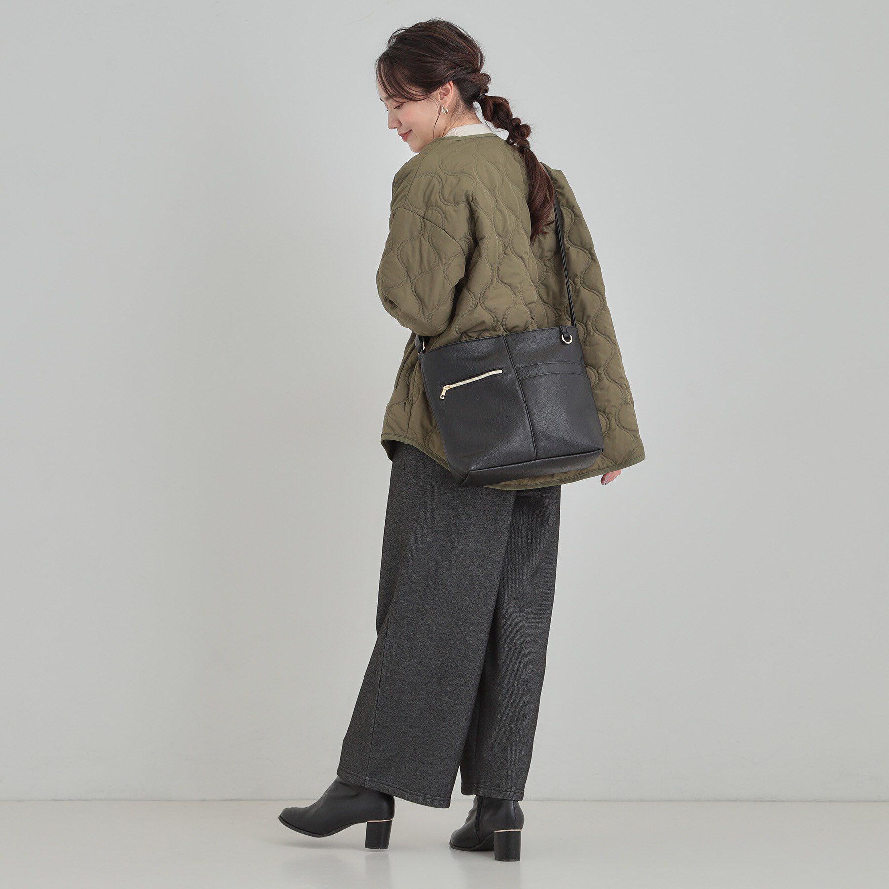 SHOO･LA･RUE「【8ポケット】フロント切り替えショルダーバッグ」|ショルダー・メッセンジャー|