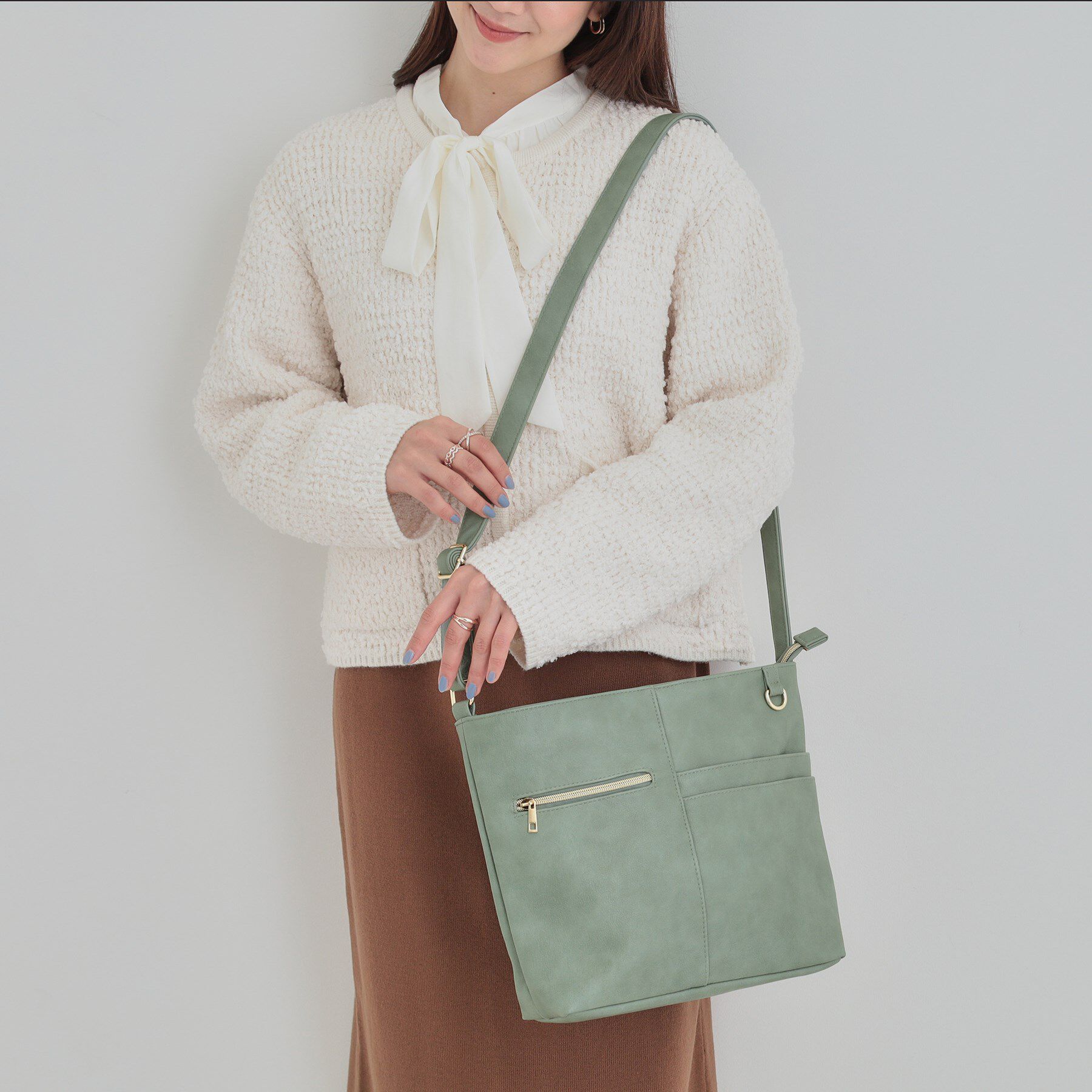 SHOO･LA･RUE「【8ポケット】フロント切り替えショルダーバッグ」|ショルダー・メッセンジャー|グリーン(022)