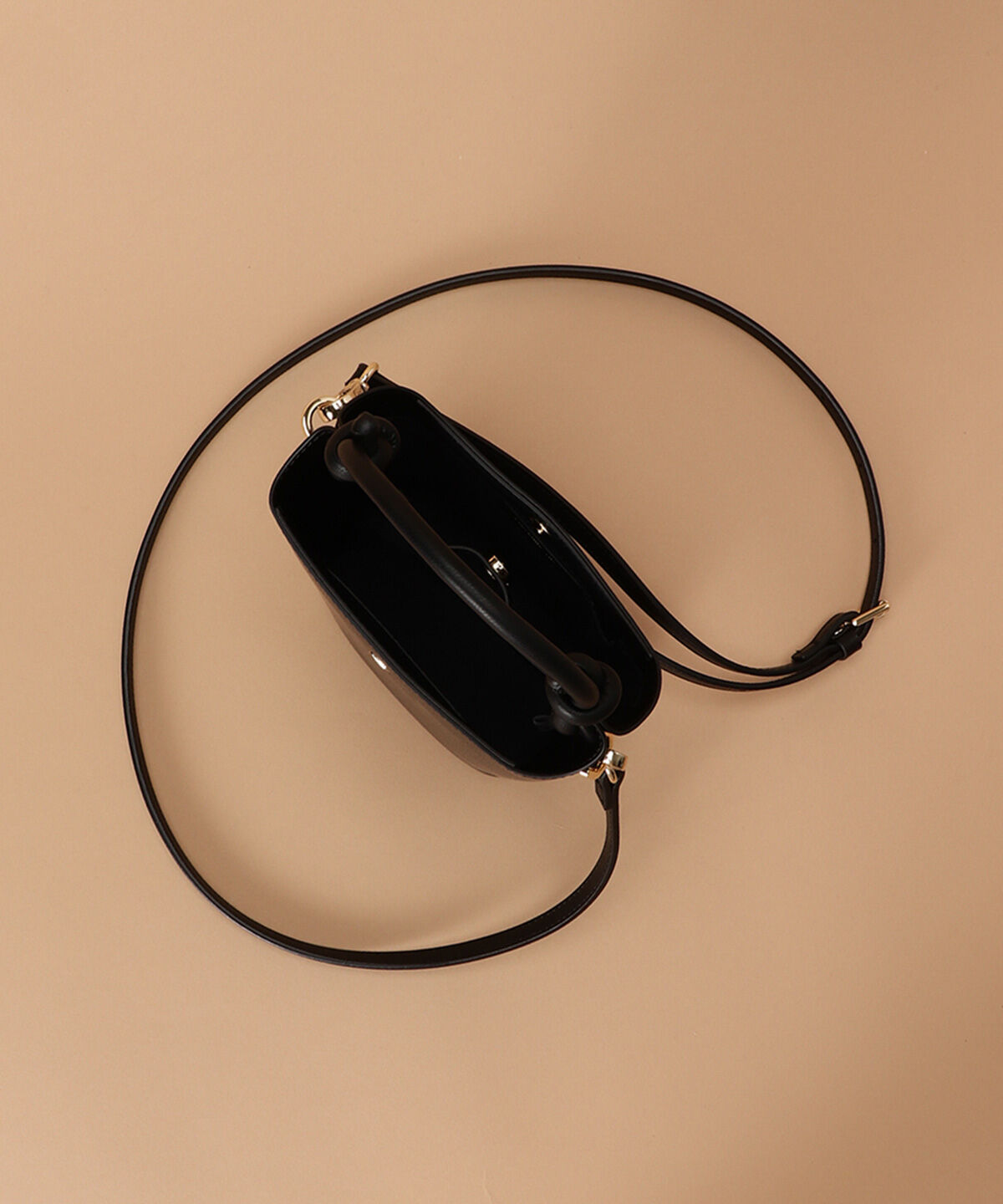 Samantha Thavasa「ボリュームデザイン ショルダーバッグ」|ショルダー・メッセンジャー|