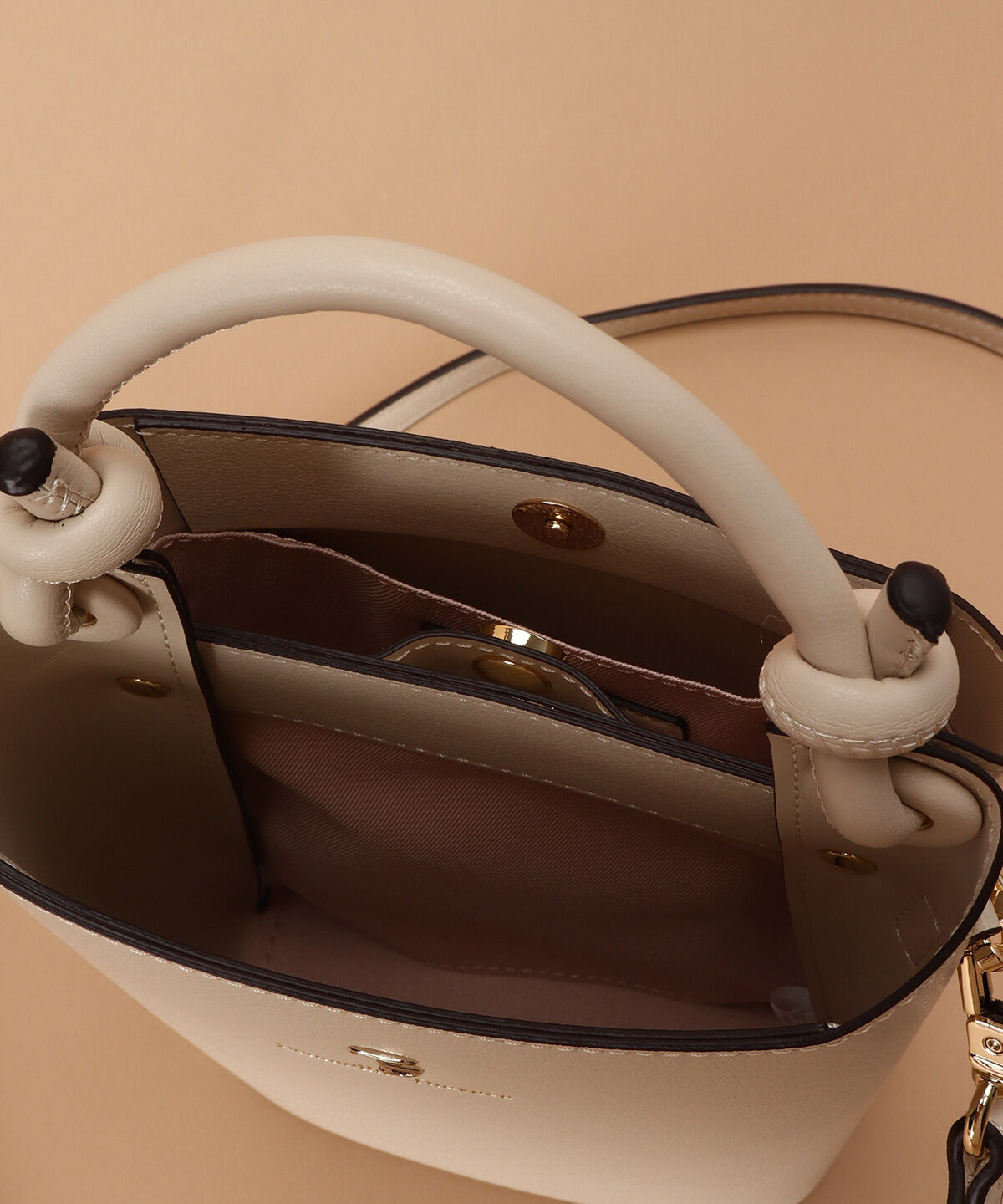 Samantha Thavasa「ボリュームデザイン ショルダーバッグ」|ショルダー・メッセンジャー|