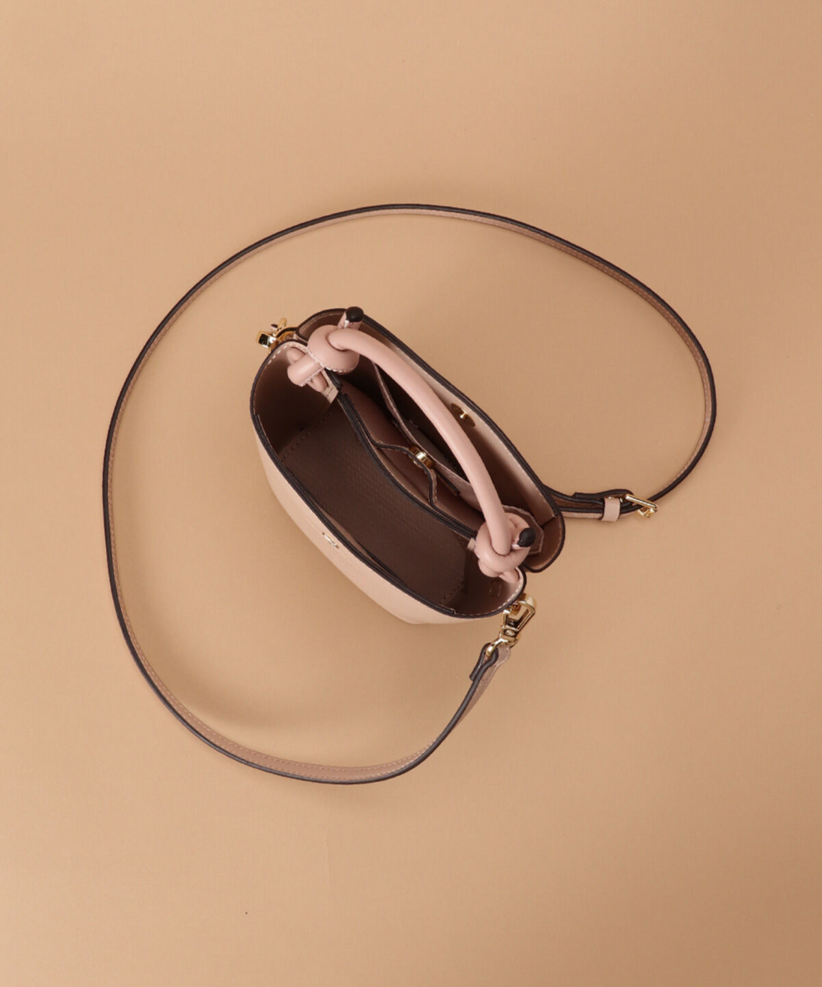 Samantha Thavasa「ボリュームデザイン ショルダーバッグ」|ショルダー・メッセンジャー|