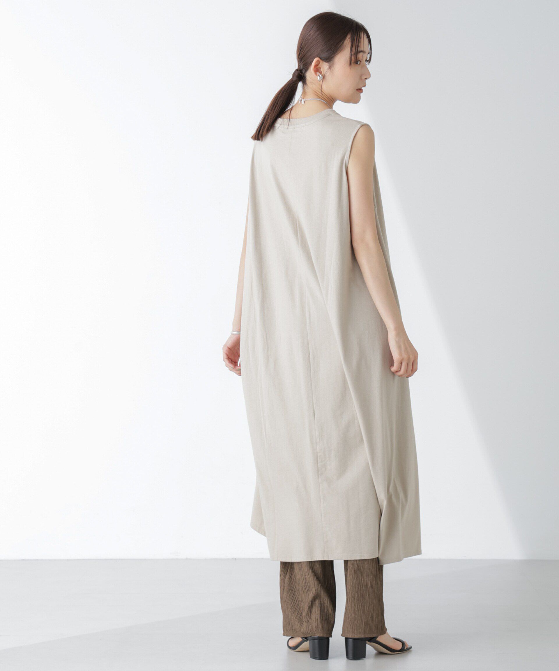 nano･universe「サイドドロストノースリーブカットワンピース」|ワンピース|