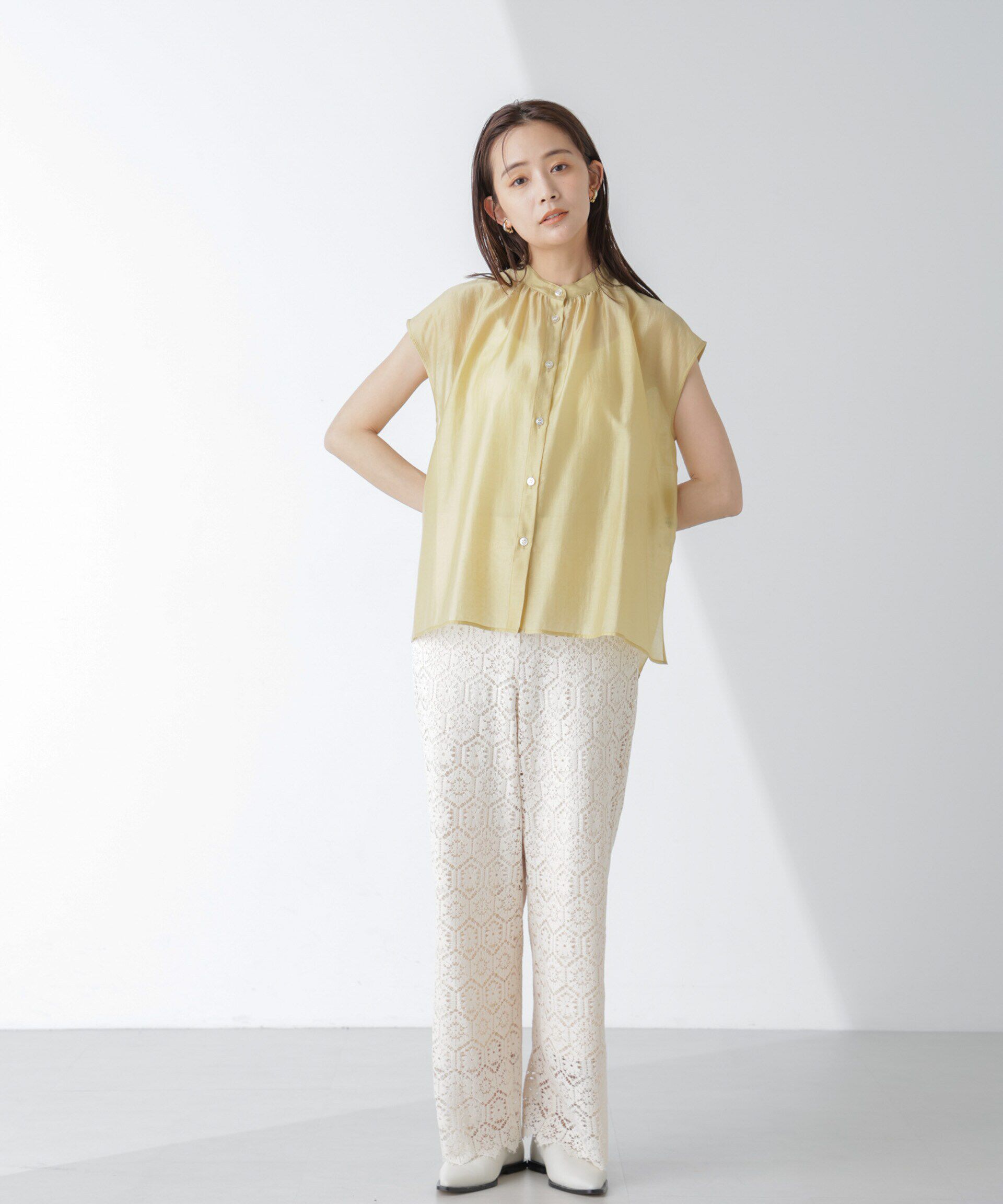 nano･universe「シアーサテンスタンドギャザーブラウス(セットアップ可)」|シャツ・ブラウス|