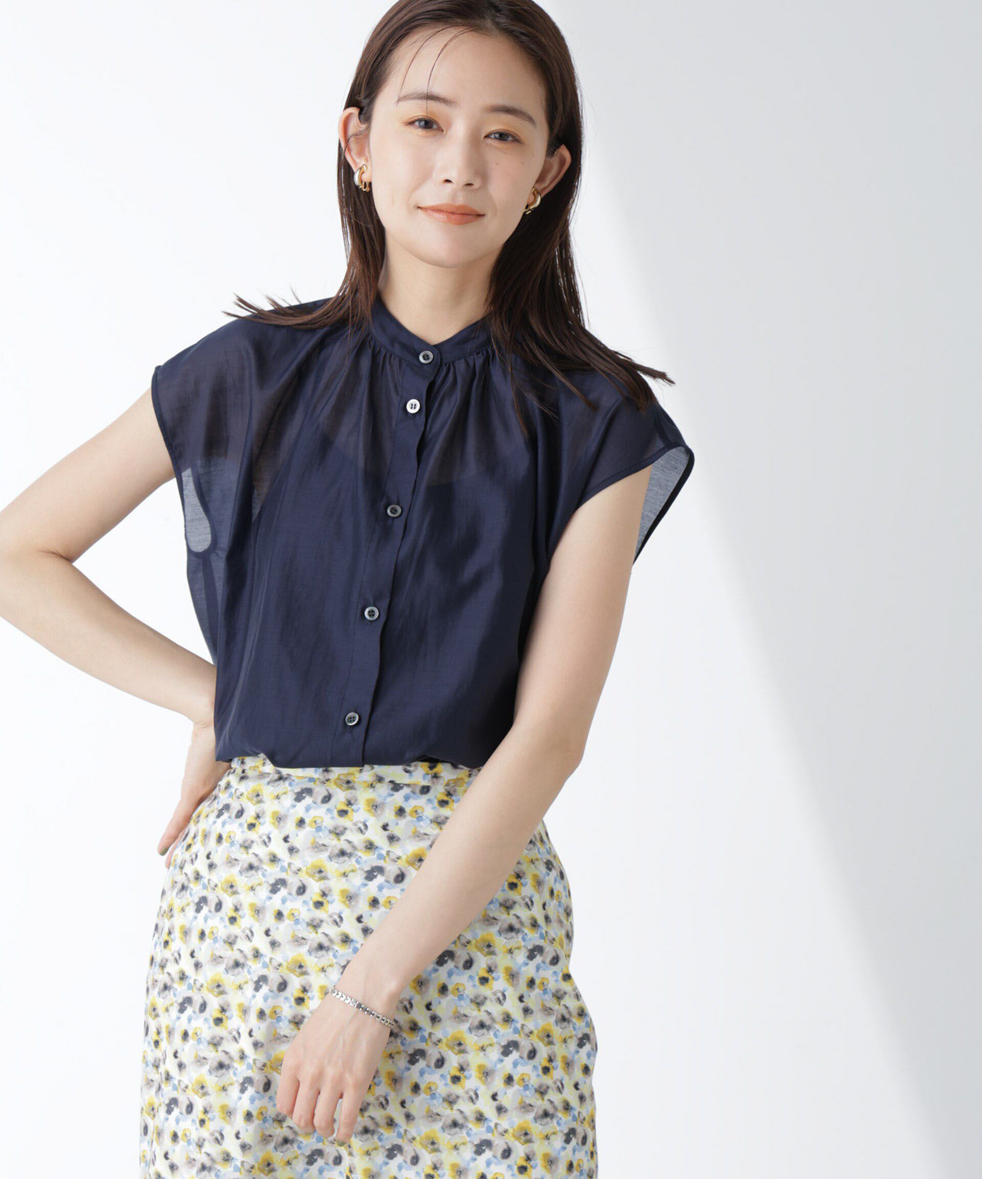 nano･universe「シアーサテンスタンドギャザーブラウス(セットアップ可)」|シャツ・ブラウス|