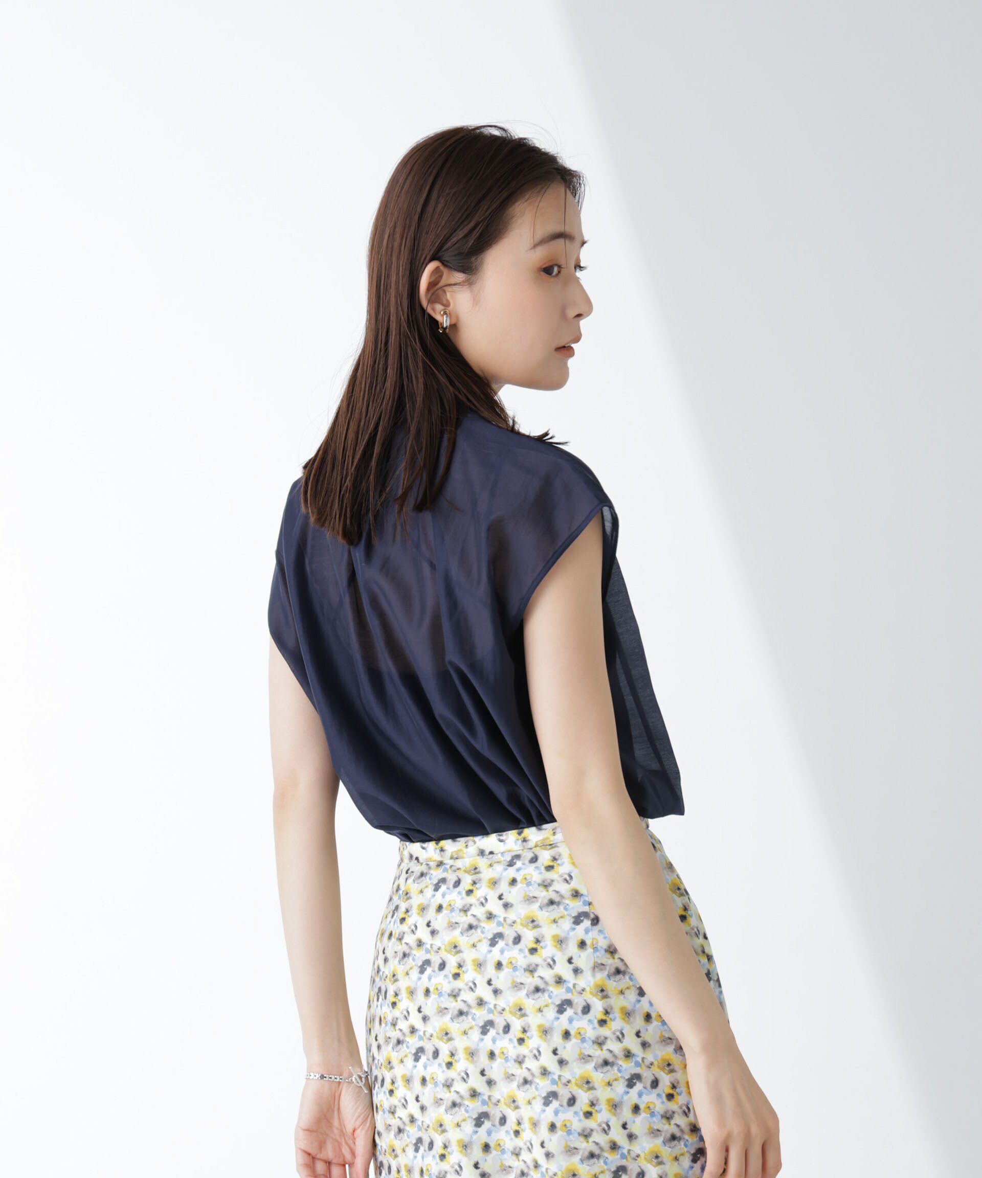 nano･universe「シアーサテンスタンドギャザーブラウス(セットアップ可)」|シャツ・ブラウス|