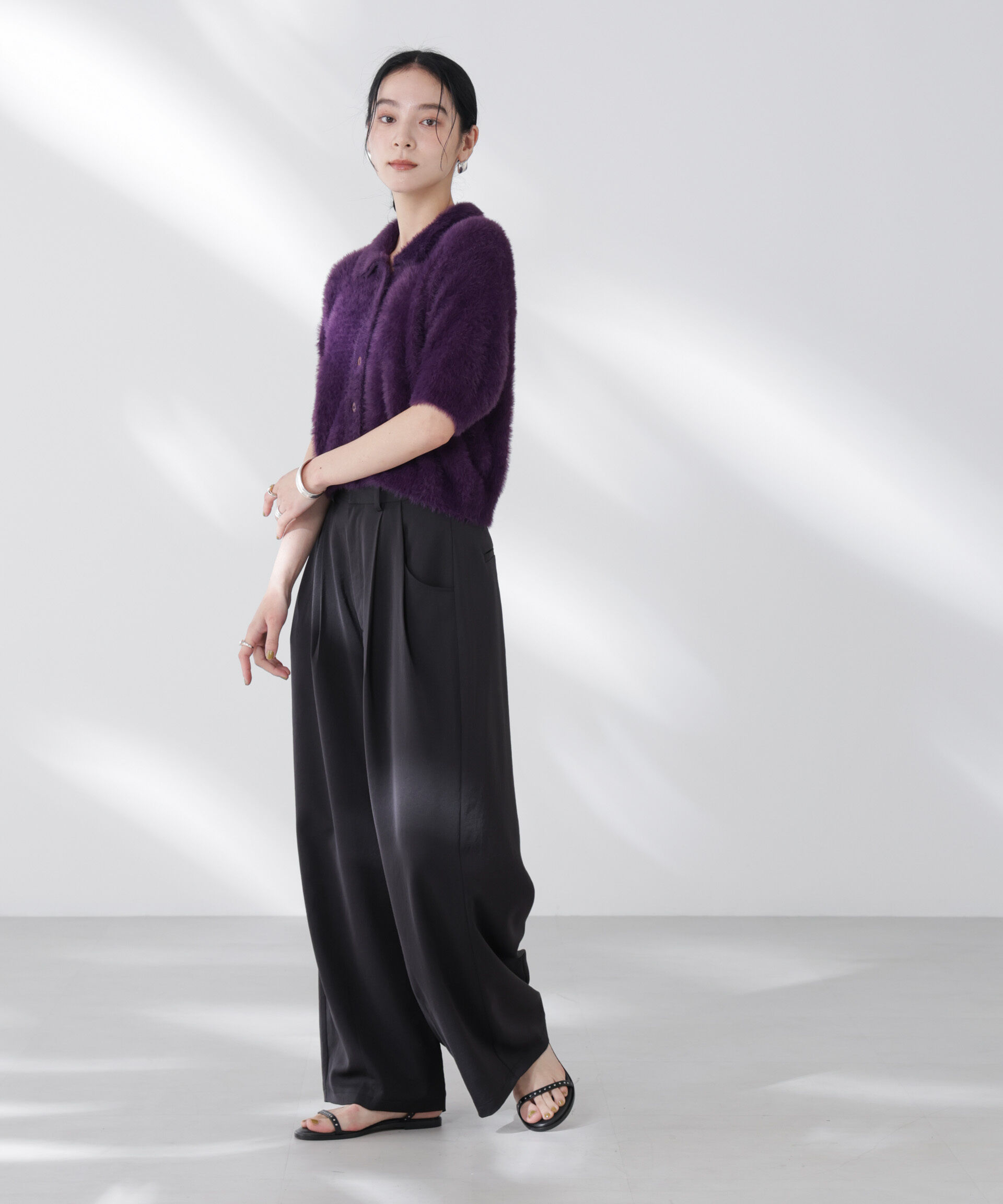 nano･universe「ダルサテンカーブタックパンツ」|チノ|