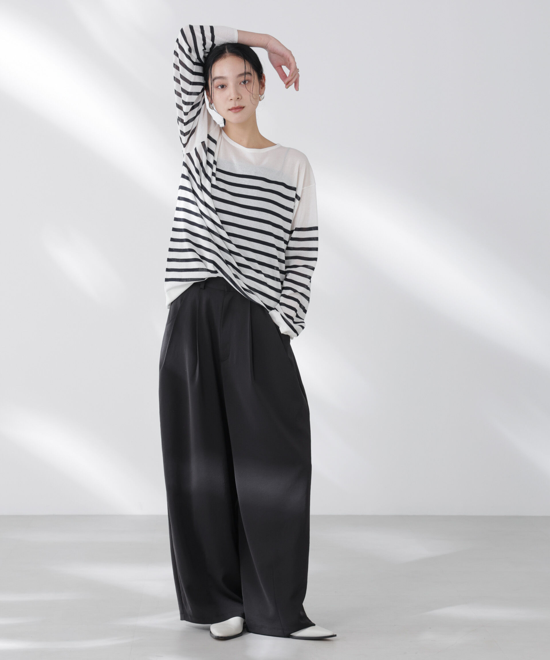 nano･universe「ダルサテンカーブタックパンツ」|チノ|