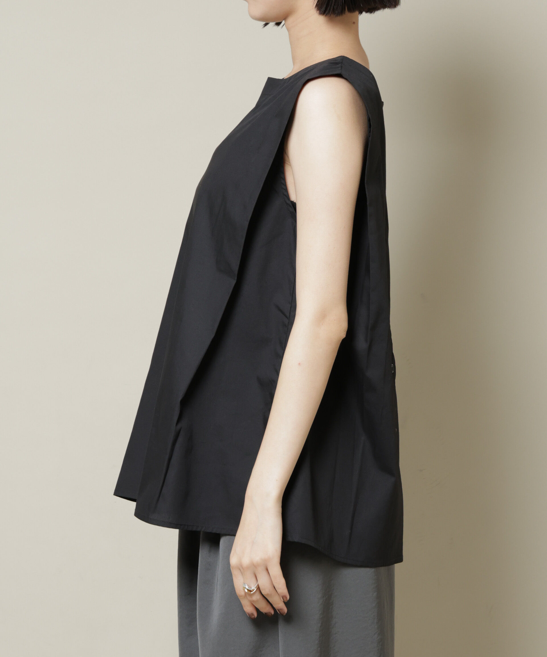 nano･universe「前後2wayブロードボタンデザインノースリーブブラウス」|シャツ・ブラウス|