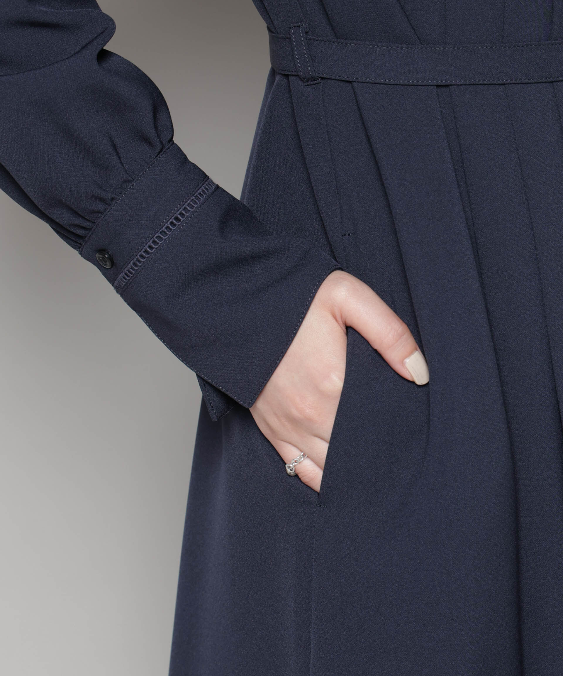 nano･universe「ダブルクロスベルト付きタックワンピース」|ワンピース|