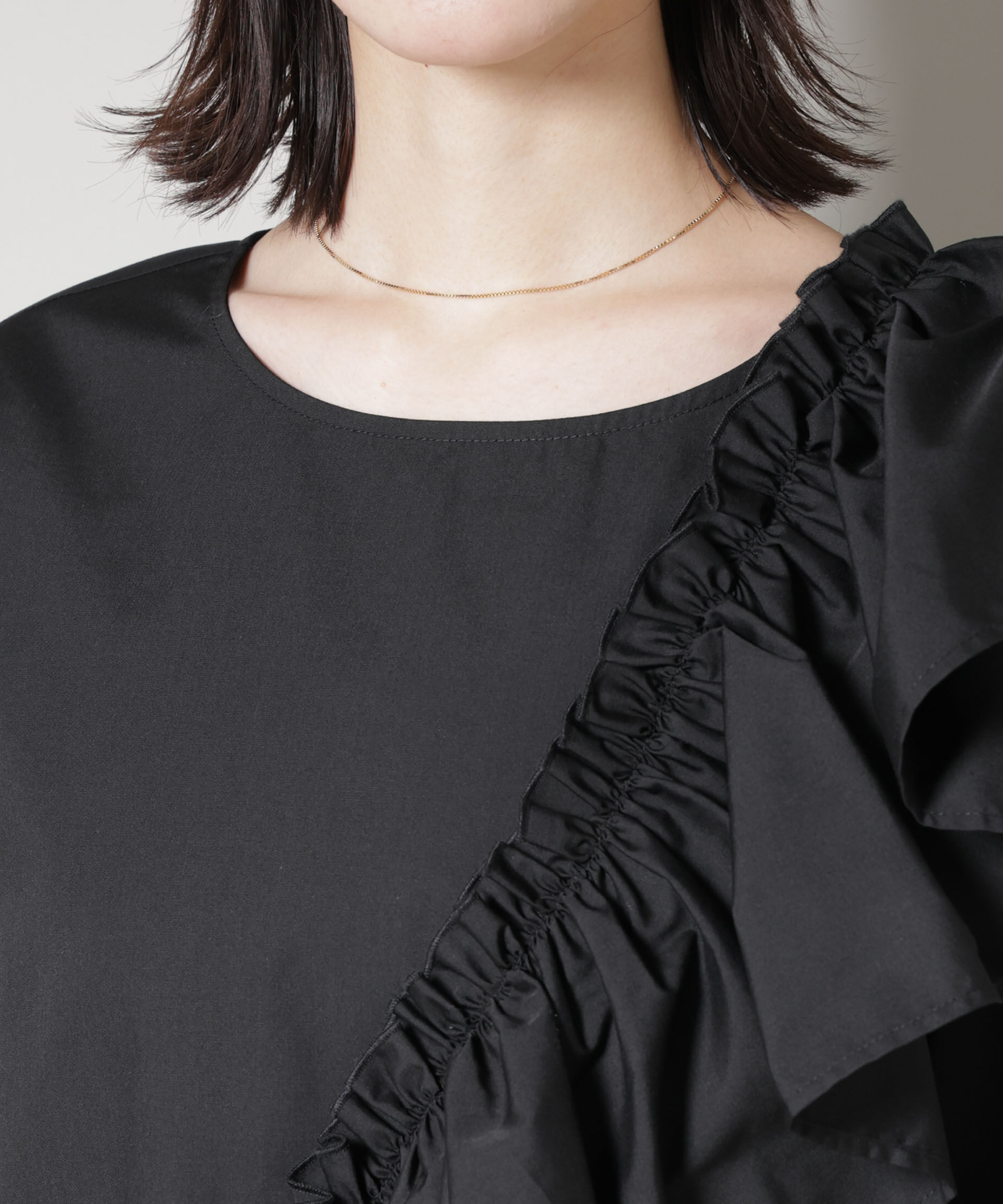 nano･universe「斜めフリルプルオーバーブラウス」|シャツ・ブラウス|