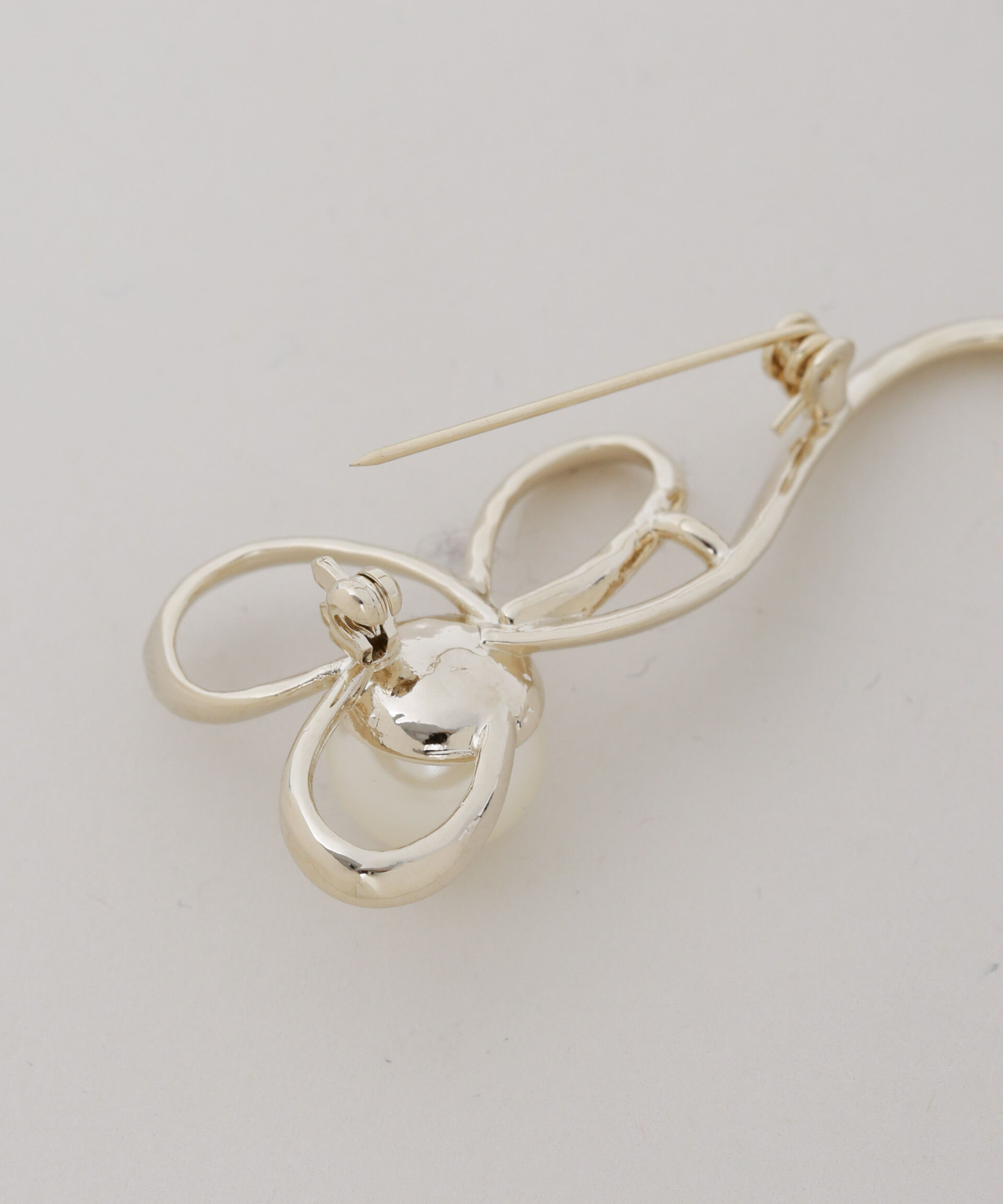 nano･universe「フェイクパールリボンブローチ」|その他|