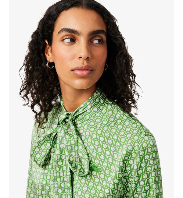 LACOSTE「テニスコート柄ボウタイサテンシャツ」|シャツ・ブラウス|