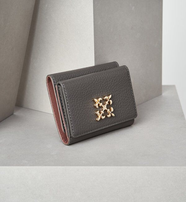  「モノグラムプレート三つ折りウォレット」|財布|