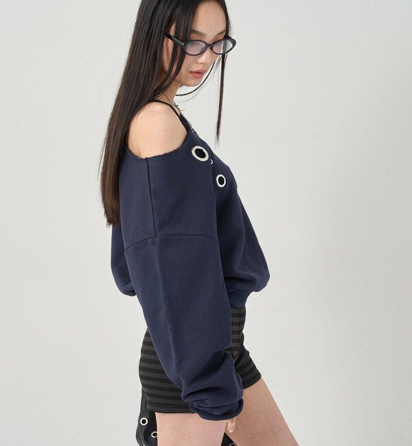  「FRONT EYELET OFF-SHOULDER SWEATSHIRT」|Tシャツ・カットソー|