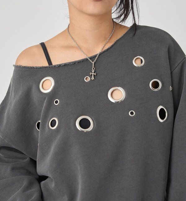  「FRONT EYELET OFF-SHOULDER SWEATSHIRT」|Tシャツ・カットソー|