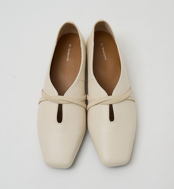 AU BANNISTER「ストラップソフトレザーフラットパンプス」|その他|アイボリー
